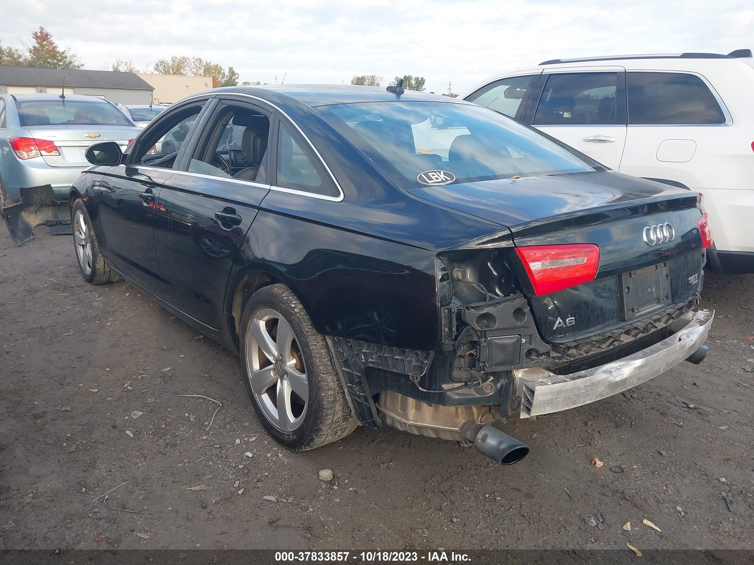 Photo 2 VIN: WAUGGAFC3CN162047 - AUDI A6 