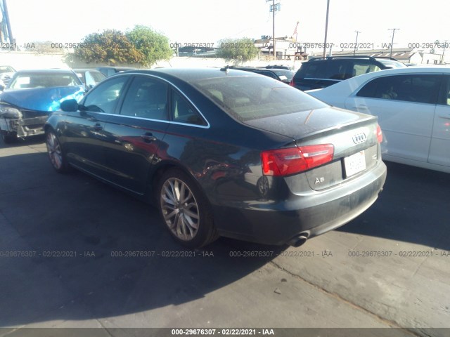 Photo 2 VIN: WAUGGAFC4DN130547 - AUDI A6 