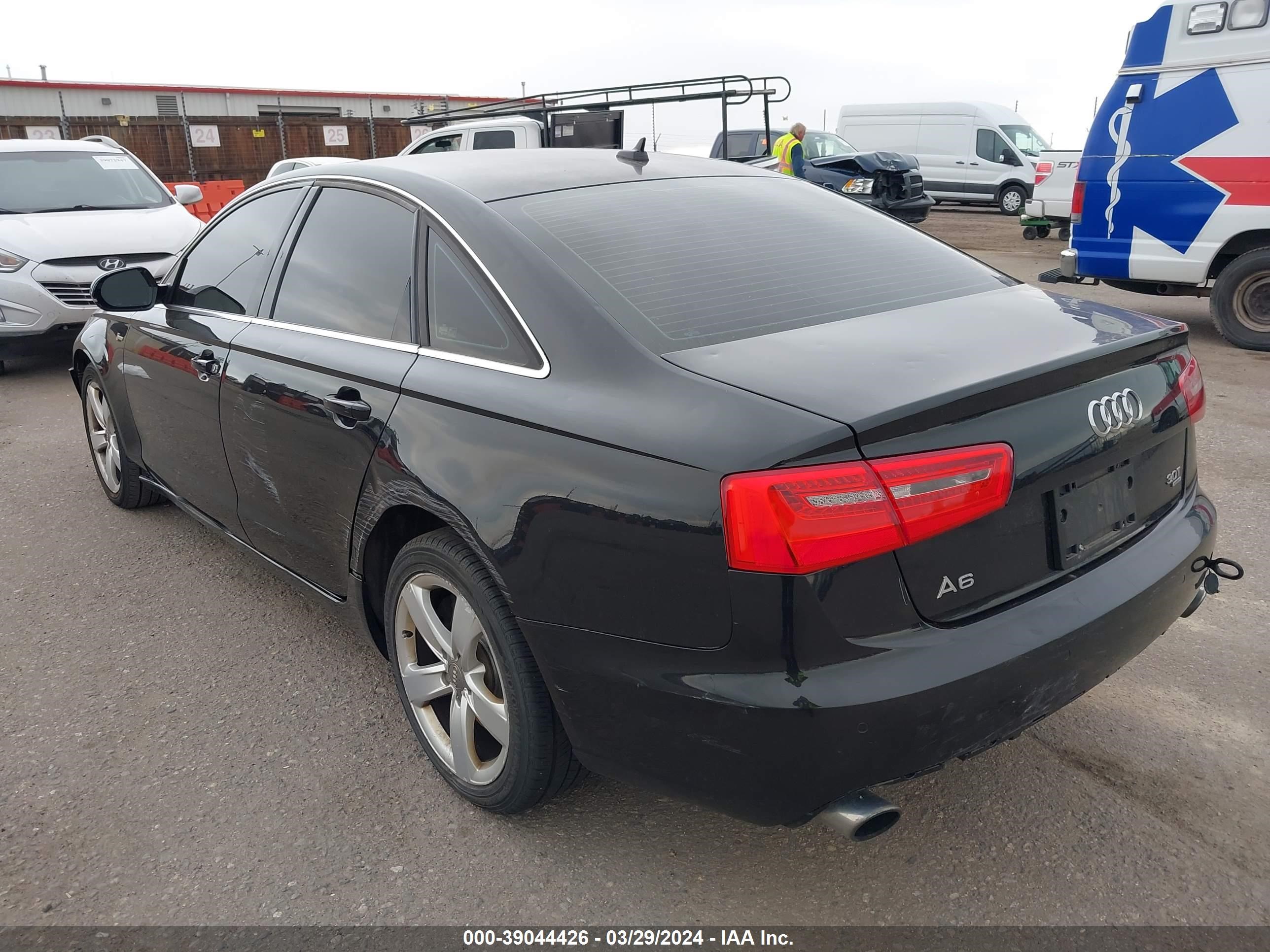 Photo 2 VIN: WAUGGBFC9CN055221 - AUDI A6 