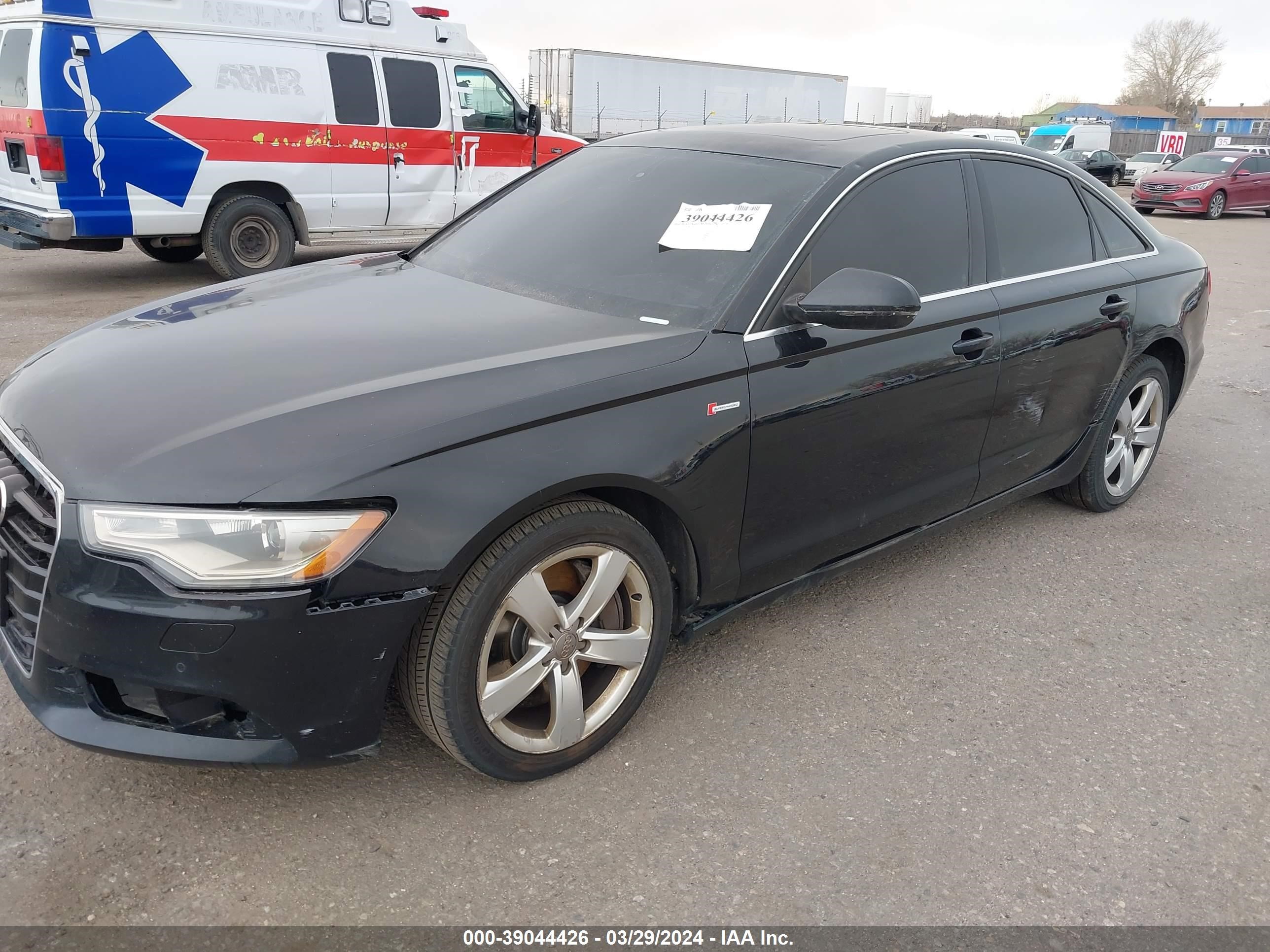 Photo 5 VIN: WAUGGBFC9CN055221 - AUDI A6 