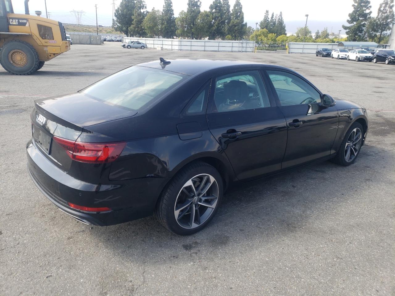 Photo 2 VIN: WAUGMAF42KN018330 - AUDI A4 