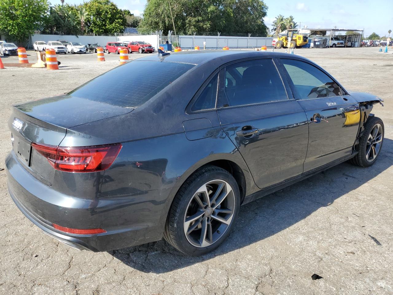 Photo 2 VIN: WAUGMAF45KN022324 - AUDI A4 