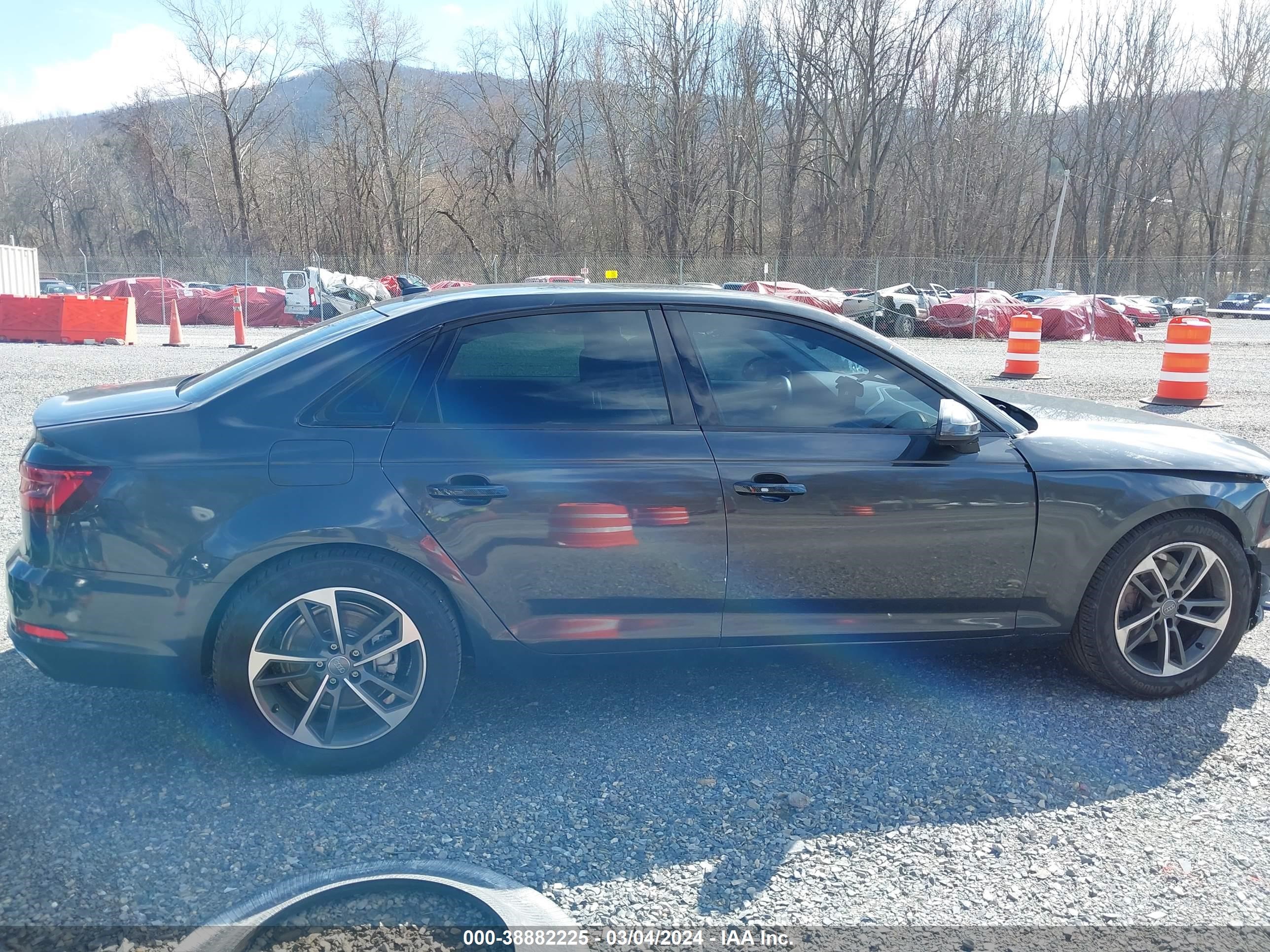 Photo 12 VIN: WAUGMAF48KN020440 - AUDI A4 