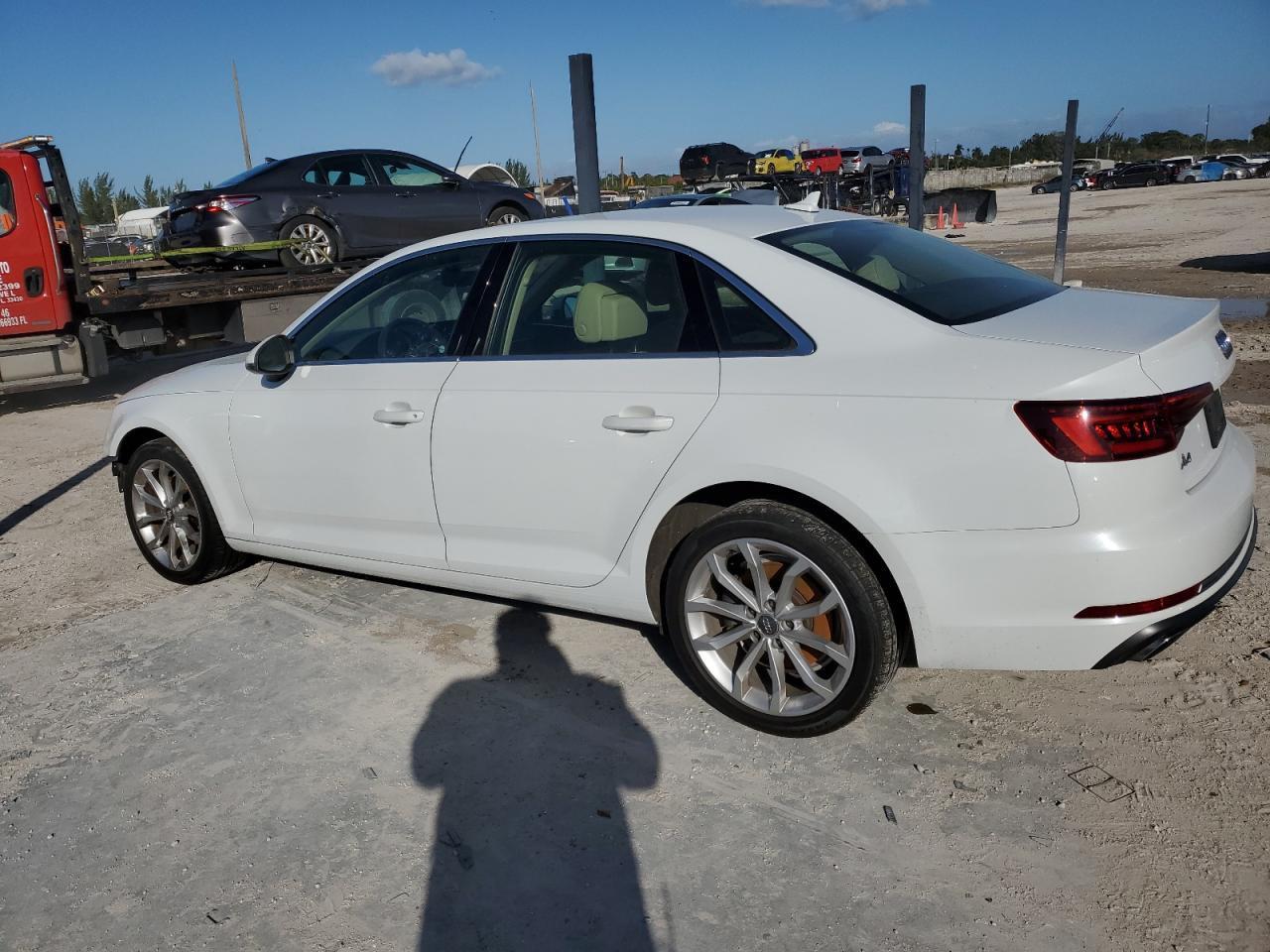 Photo 1 VIN: WAUGMAF49KA036847 - AUDI A4 