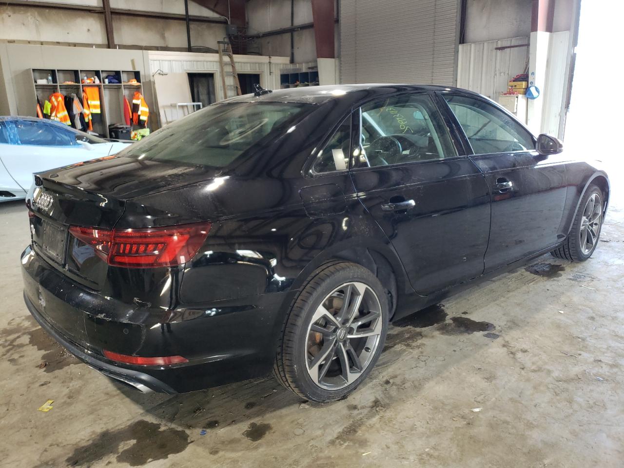 Photo 2 VIN: WAUGMAF49KN021175 - AUDI A4 