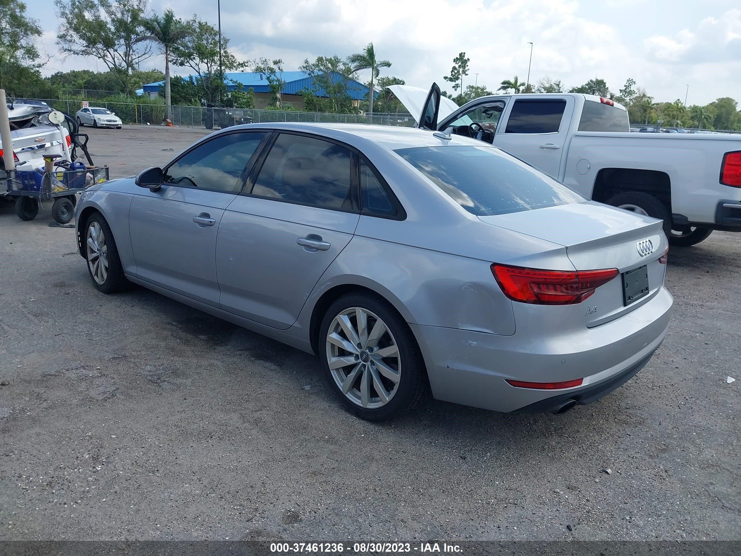 Photo 2 VIN: WAUGNAF45HN011717 - AUDI A4 