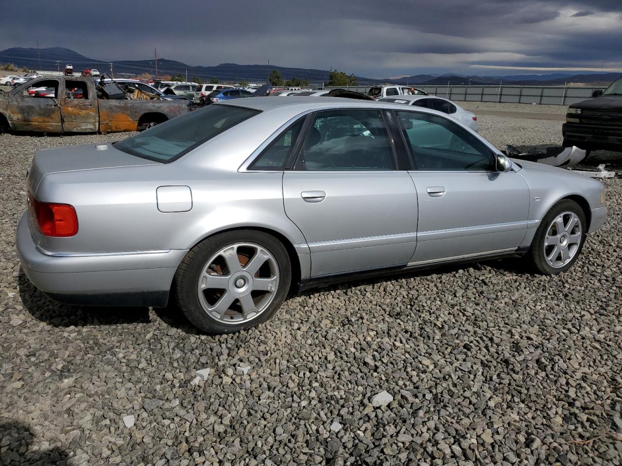 Photo 2 VIN: WAUGU54D71N008062 - AUDI S8 