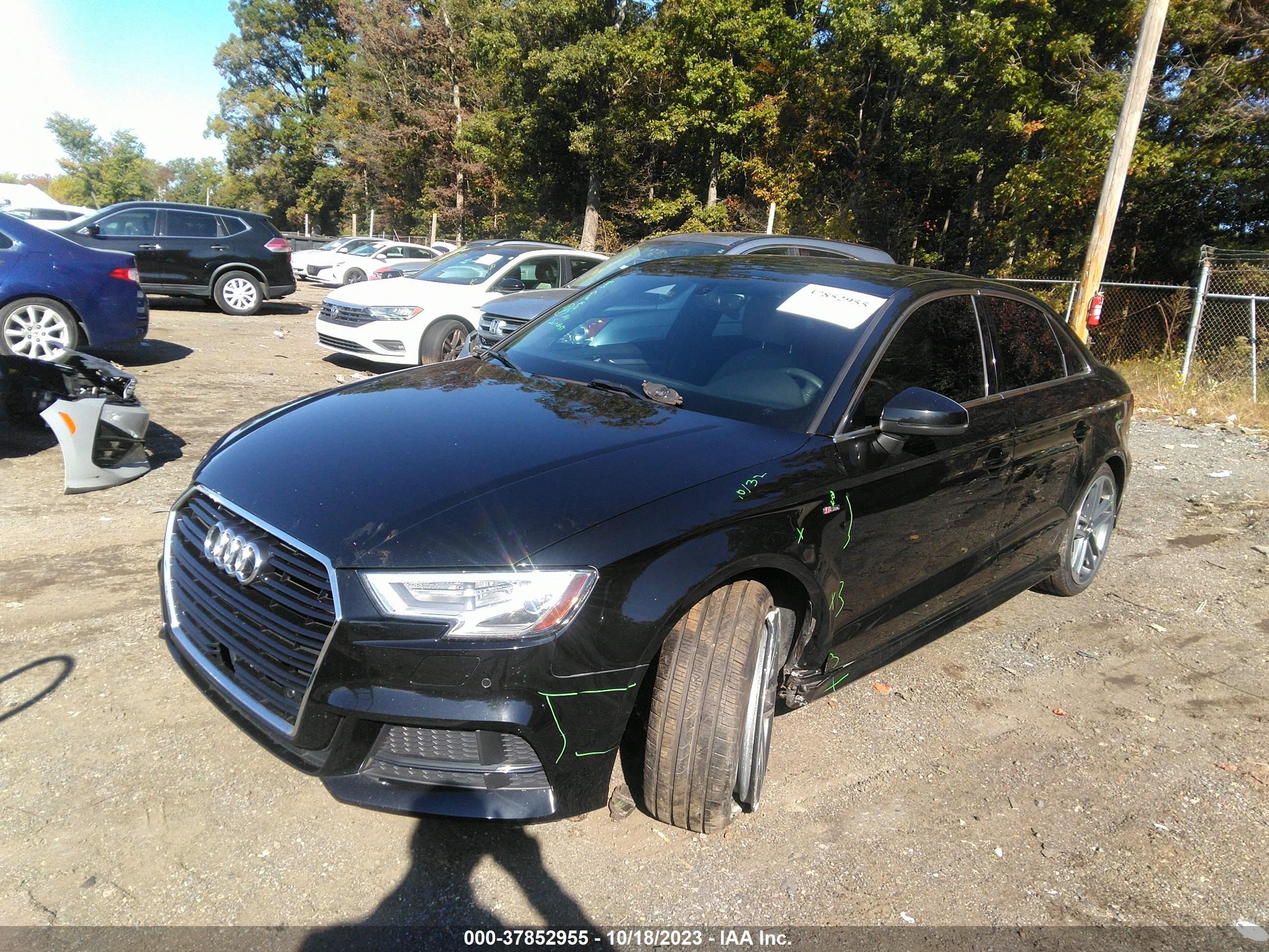 Photo 1 VIN: WAUGUGFF4J1046222 - AUDI A3 