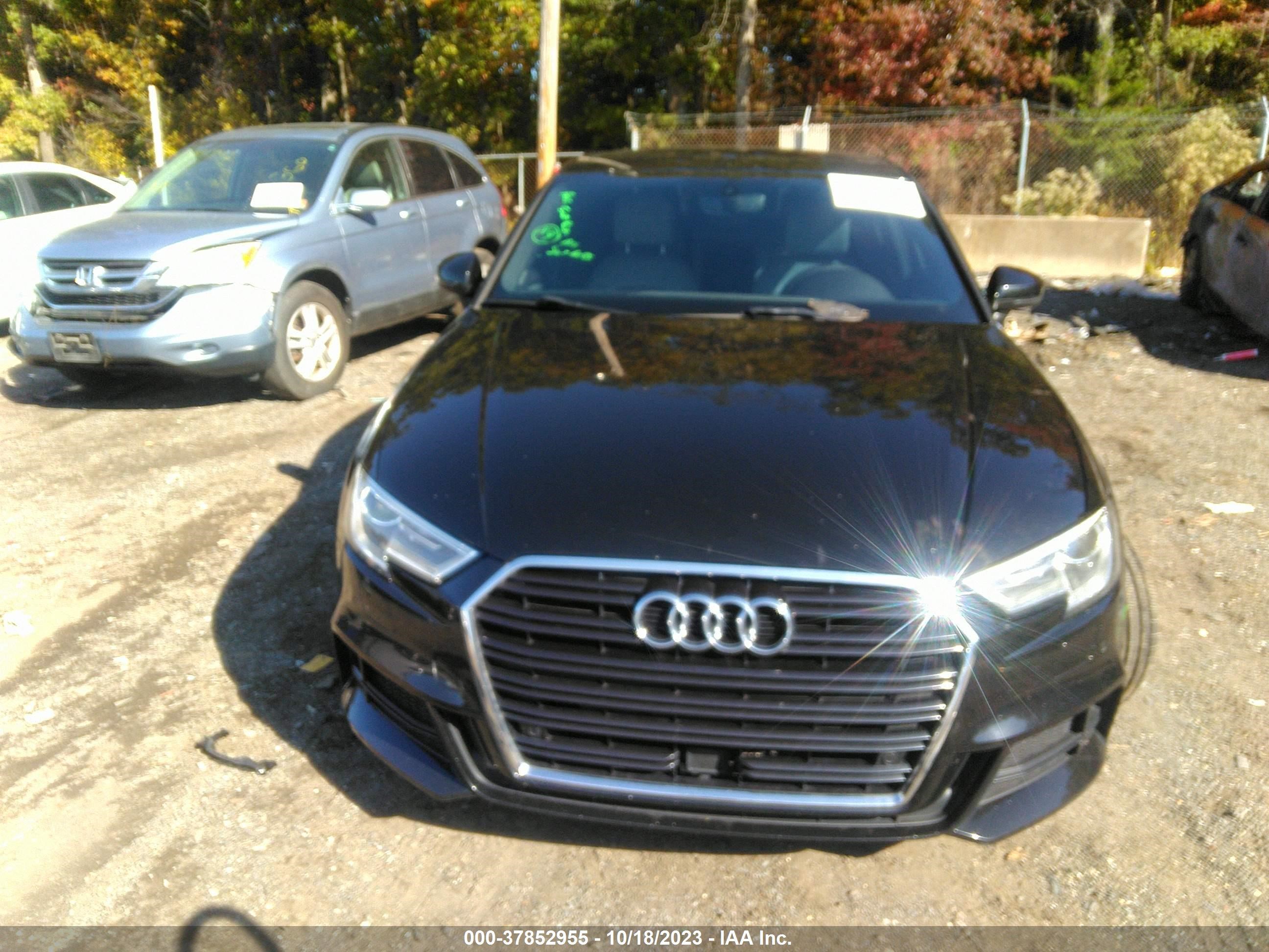 Photo 11 VIN: WAUGUGFF4J1046222 - AUDI A3 