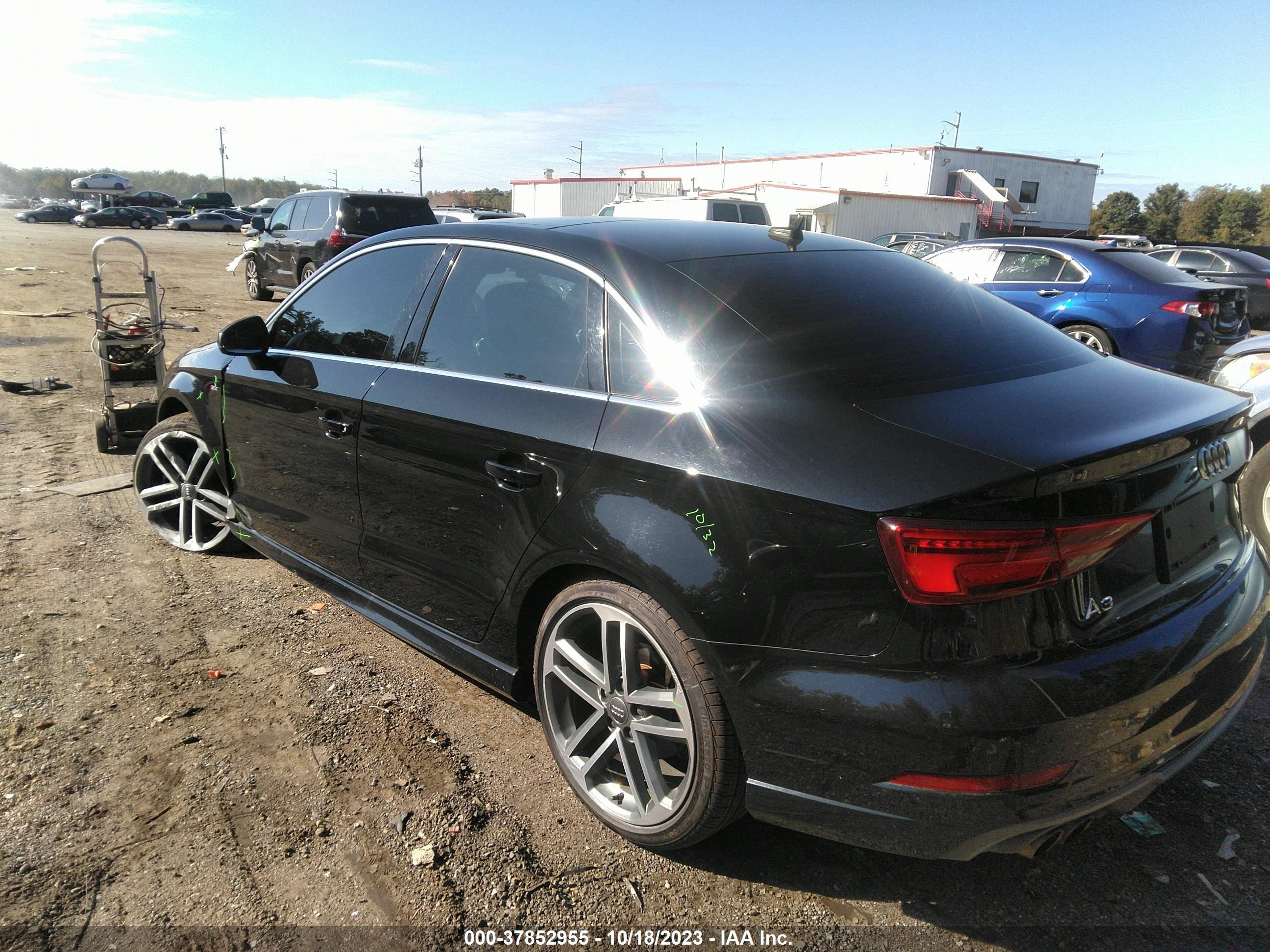 Photo 2 VIN: WAUGUGFF4J1046222 - AUDI A3 