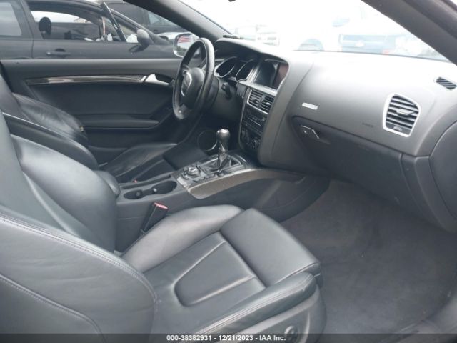 Photo 4 VIN: WAUGVAFR9BA009401 - AUDI S5 