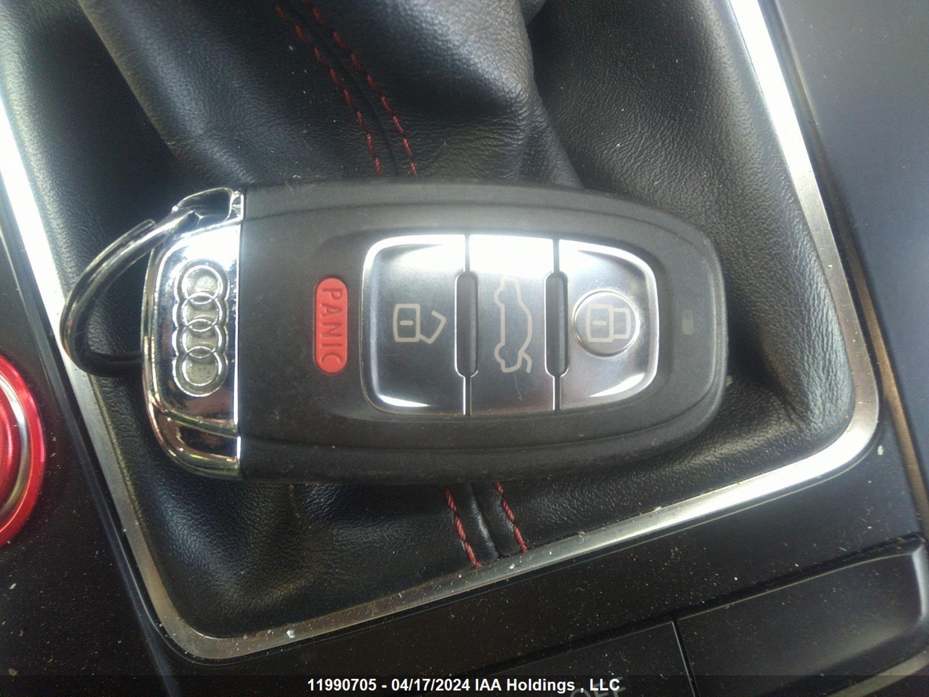 Photo 10 VIN: WAUGVBFR1AA055647 - AUDI S5 