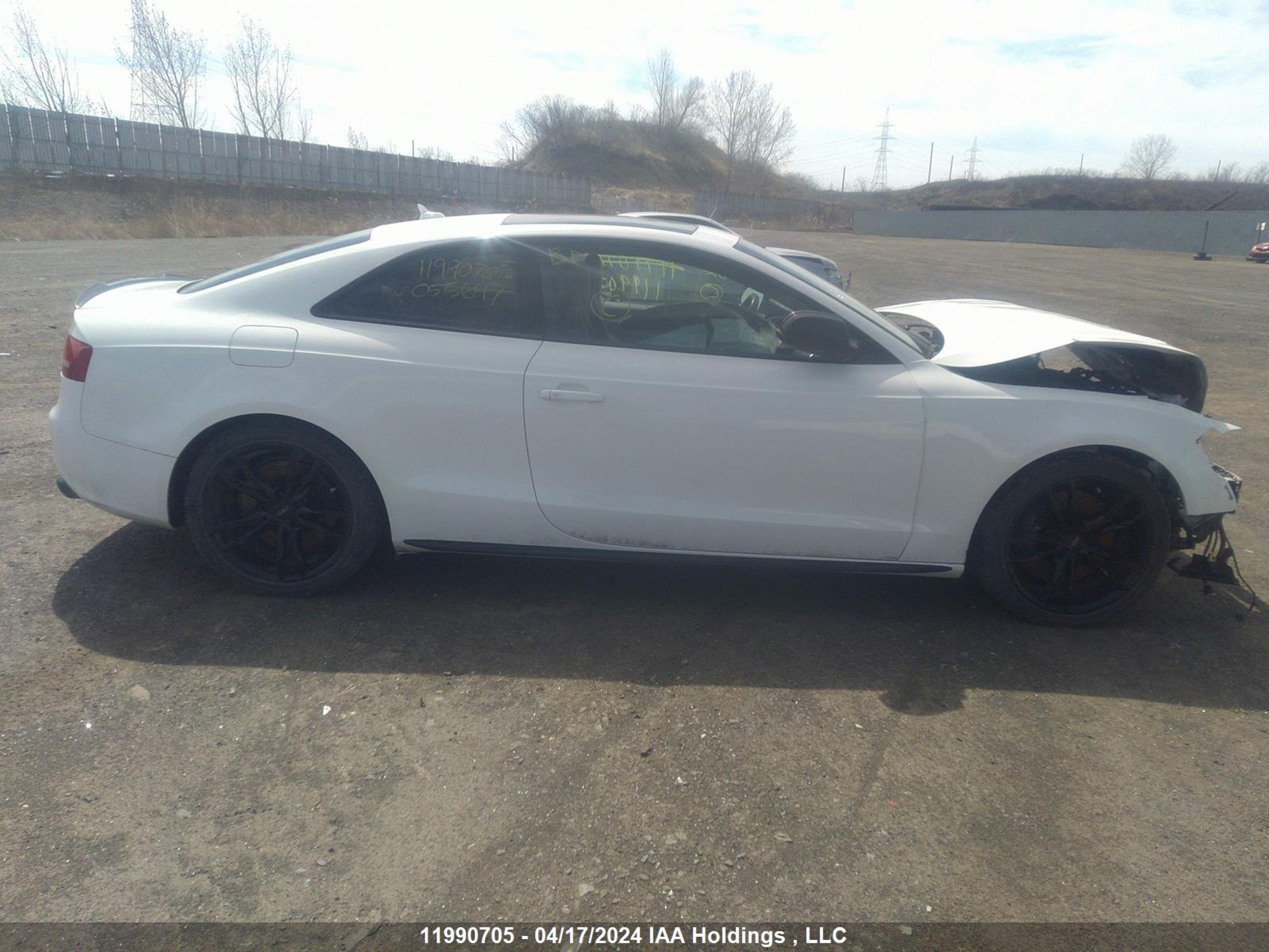 Photo 13 VIN: WAUGVBFR1AA055647 - AUDI S5 