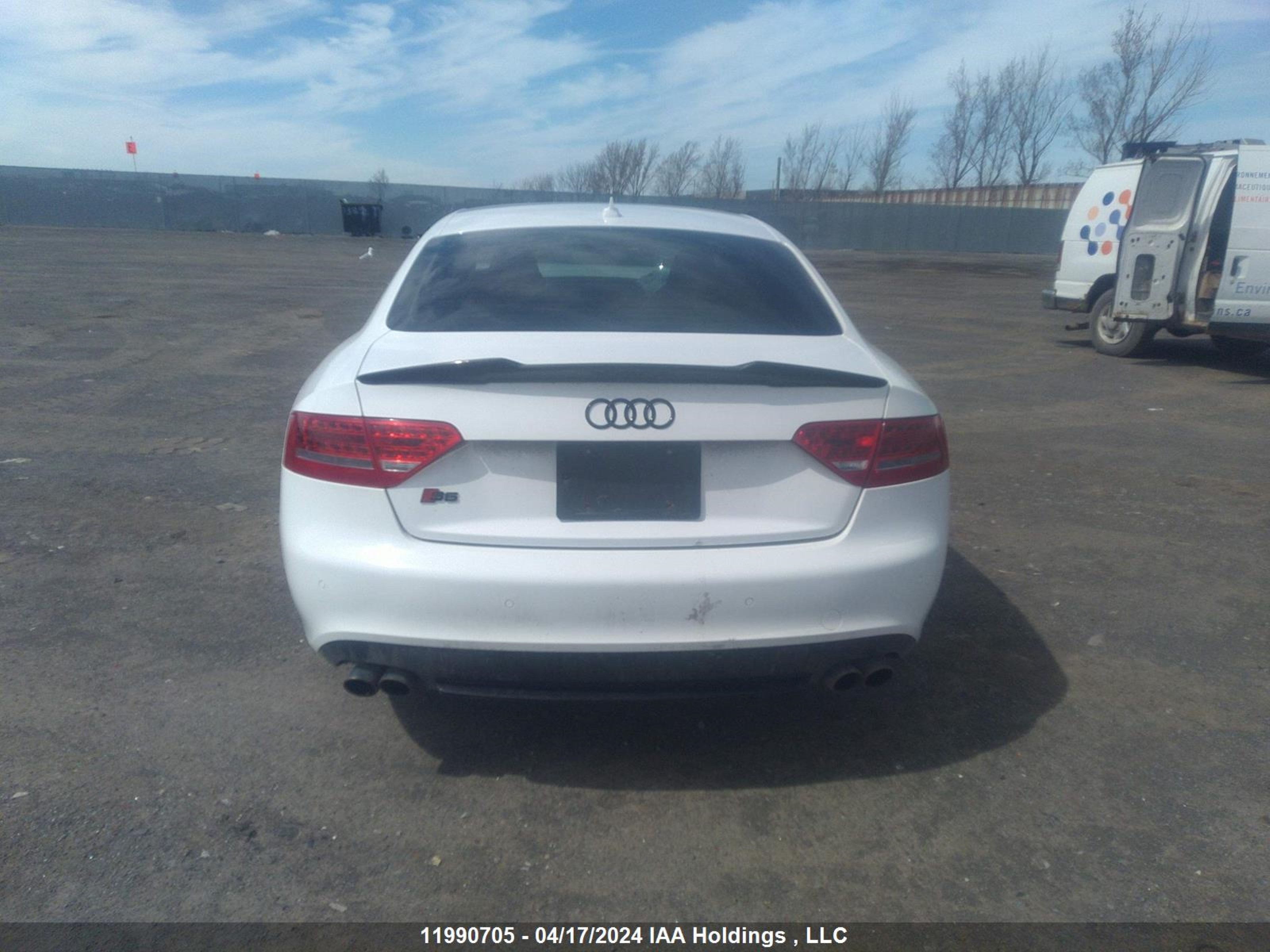 Photo 16 VIN: WAUGVBFR1AA055647 - AUDI S5 