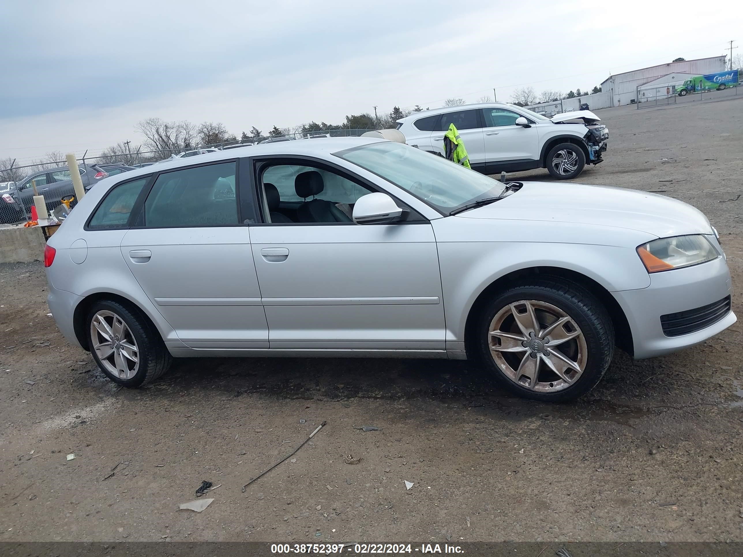 Photo 12 VIN: WAUHF78PX9A081685 - AUDI A3 