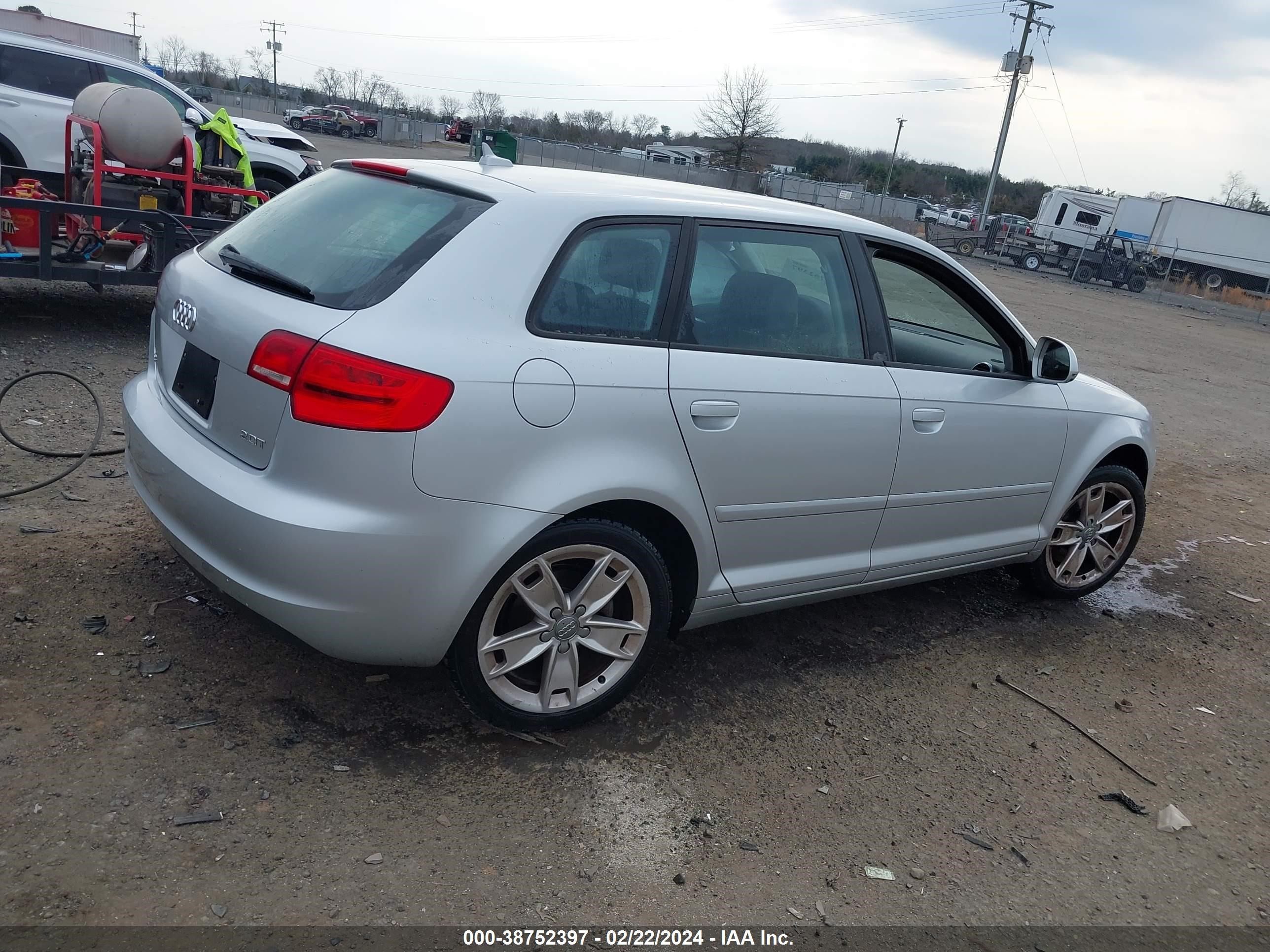 Photo 3 VIN: WAUHF78PX9A081685 - AUDI A3 