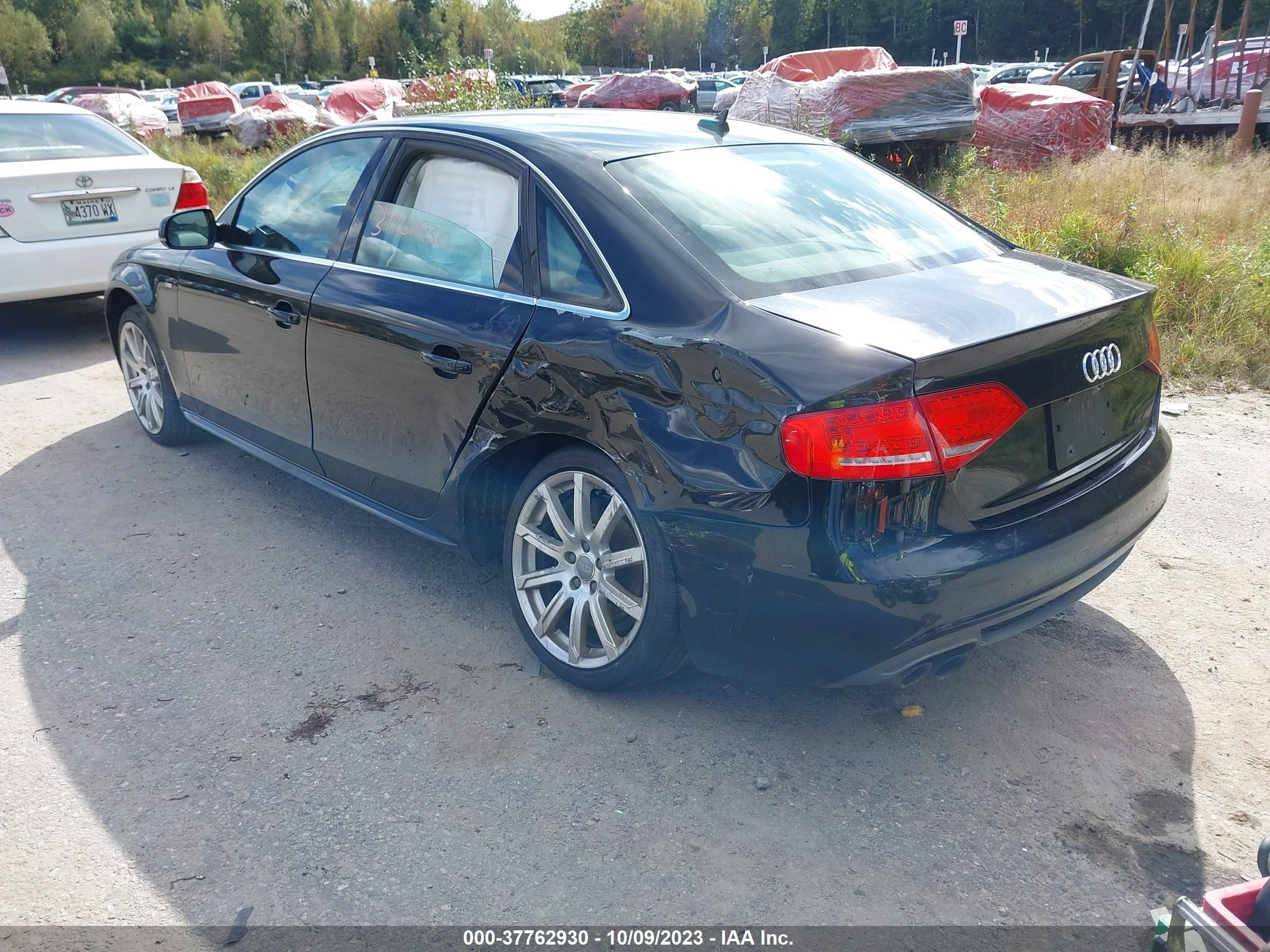 Photo 2 VIN: WAUHFAFL2CN018223 - AUDI A4 