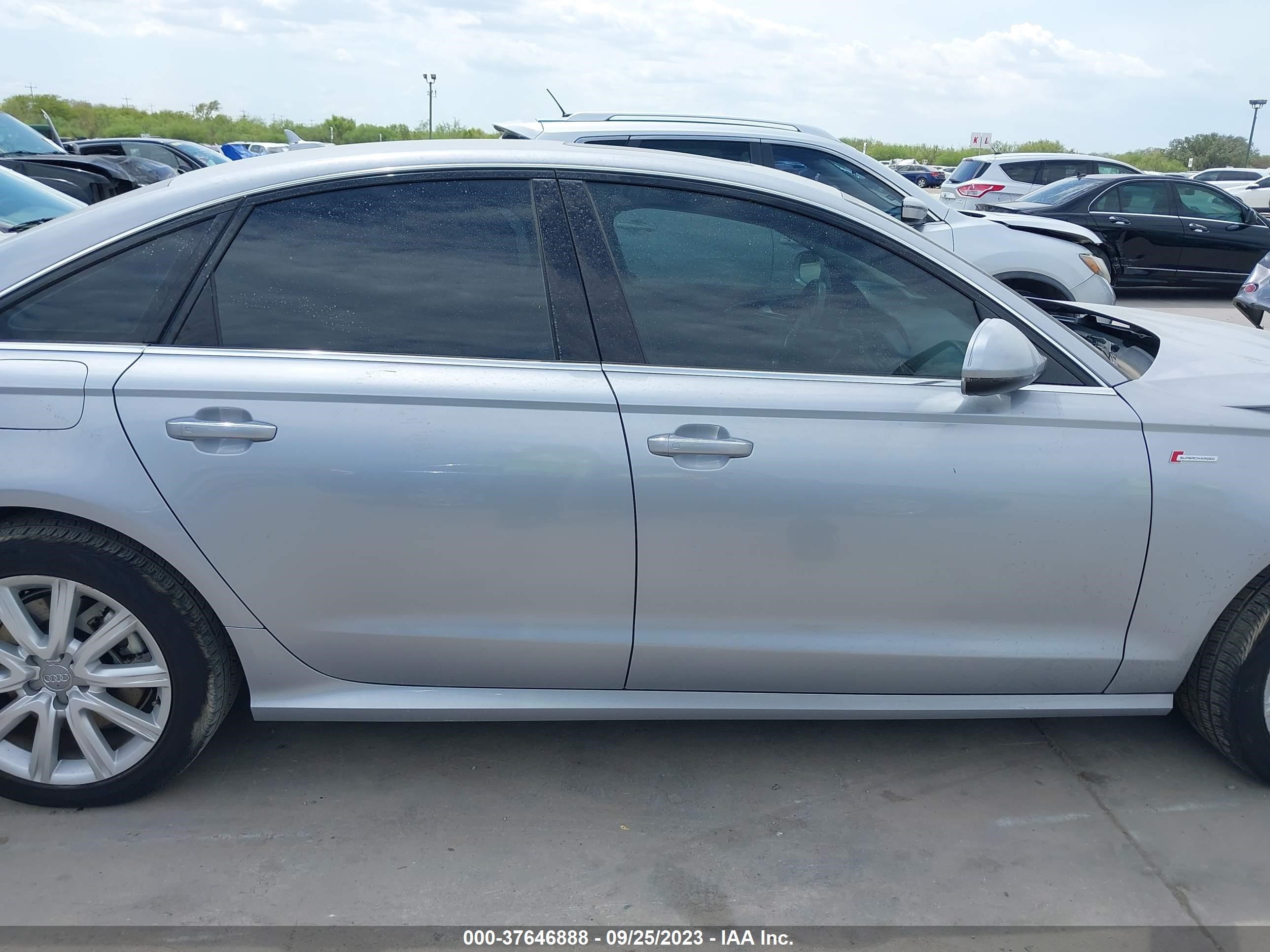 Photo 13 VIN: WAUHGAFC9GN155274 - AUDI A6 