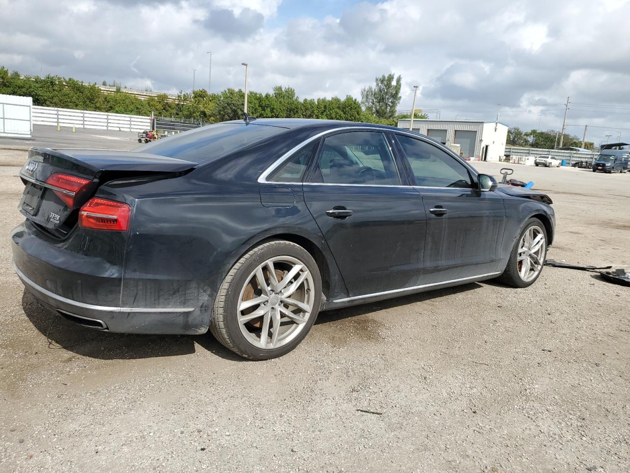 Photo 2 VIN: WAUJ2AFD5FN013267 - AUDI A8 