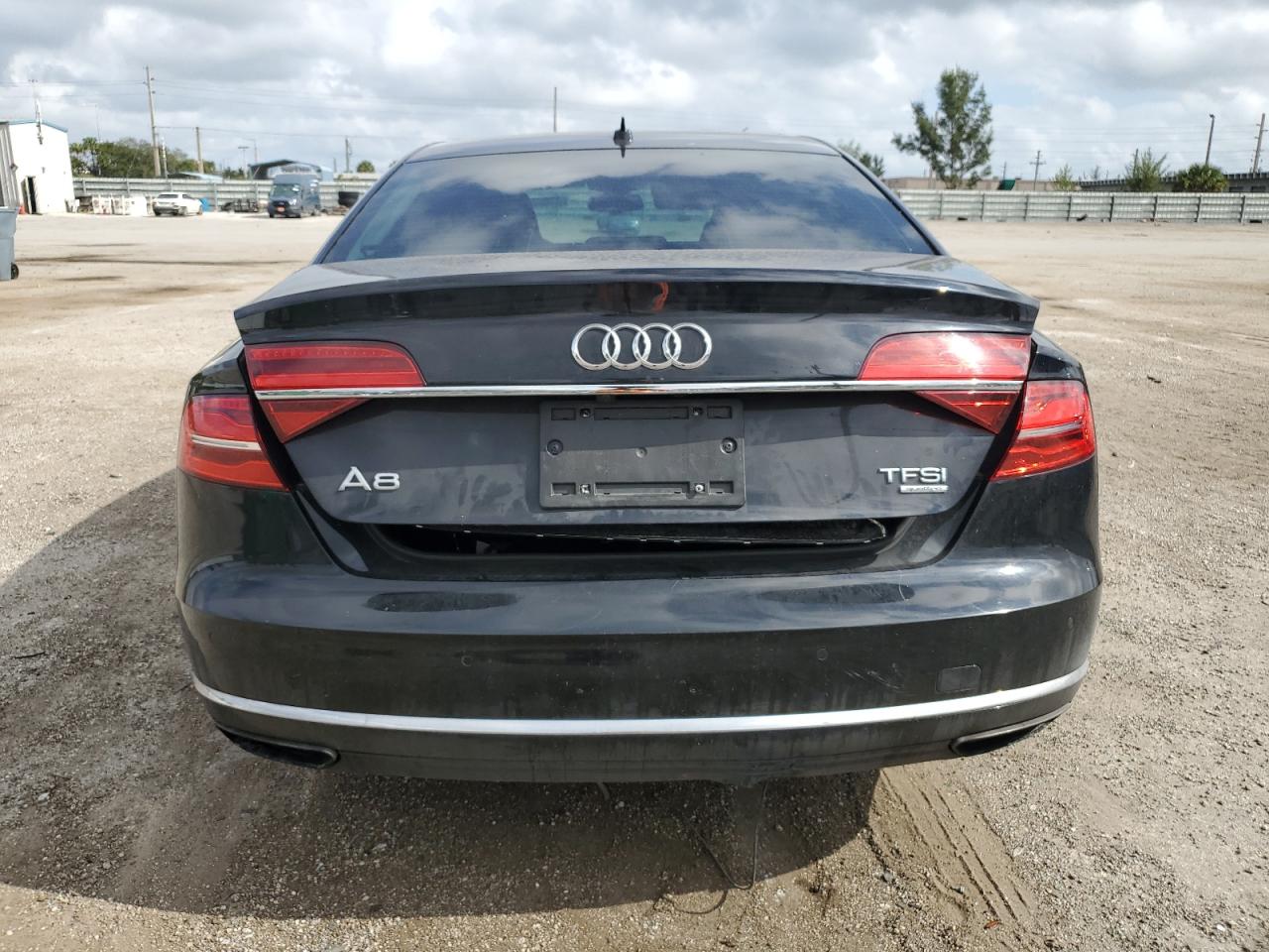 Photo 5 VIN: WAUJ2AFD5FN013267 - AUDI A8 