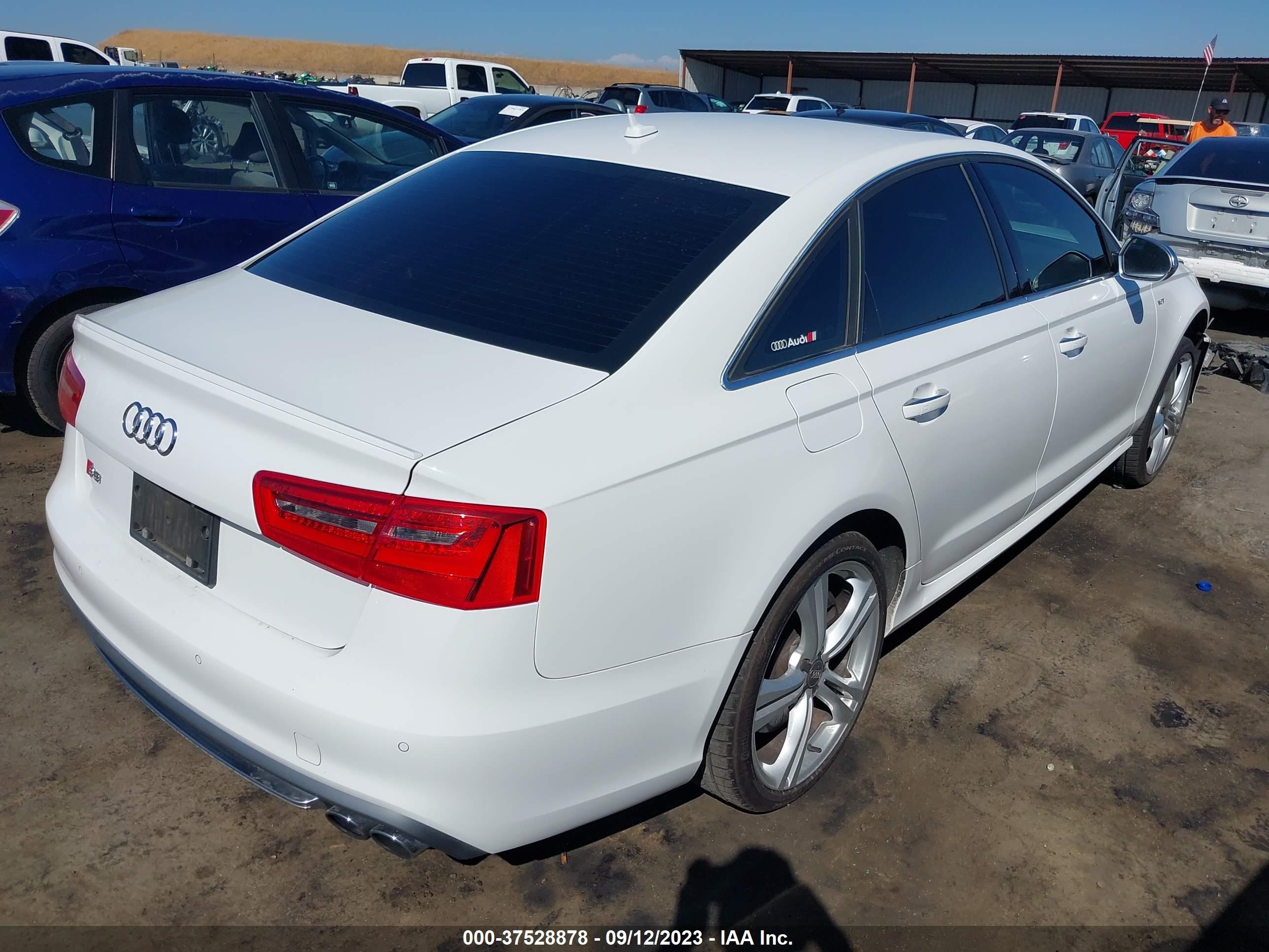 Photo 3 VIN: WAUJ2BFC9DN077760 - AUDI S6 