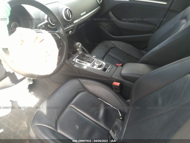 Photo 4 VIN: WAUJ8GFF0H1049462 - AUDI A3 SEDAN 