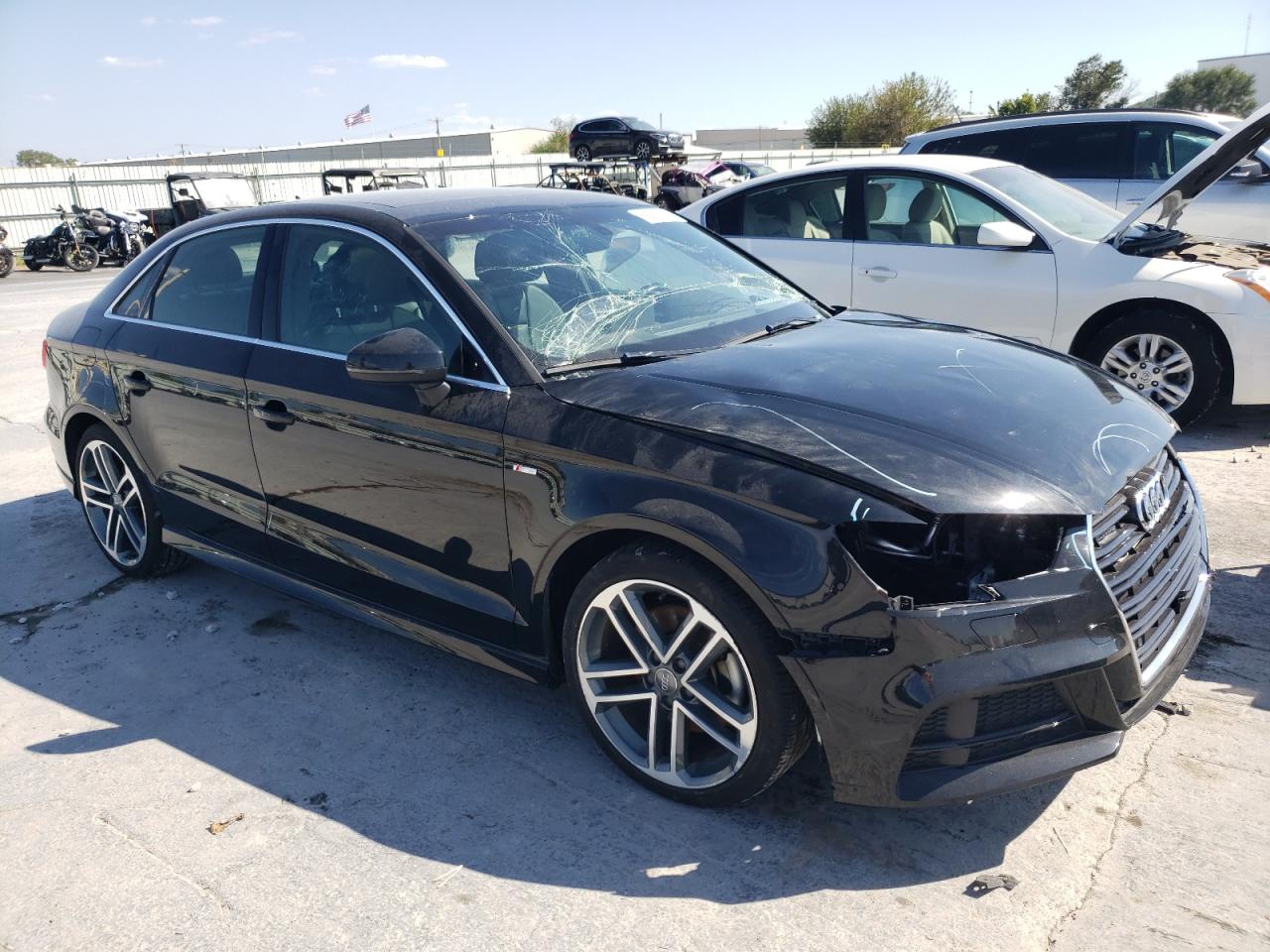 Photo 3 VIN: WAUJ8GFF0J1084167 - AUDI A3 