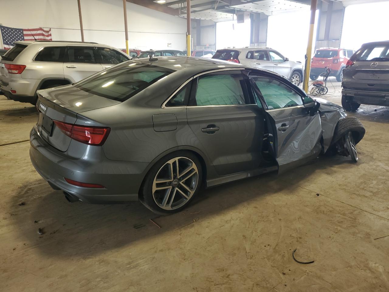 Photo 2 VIN: WAUJ8GFF1H1014669 - AUDI A3 