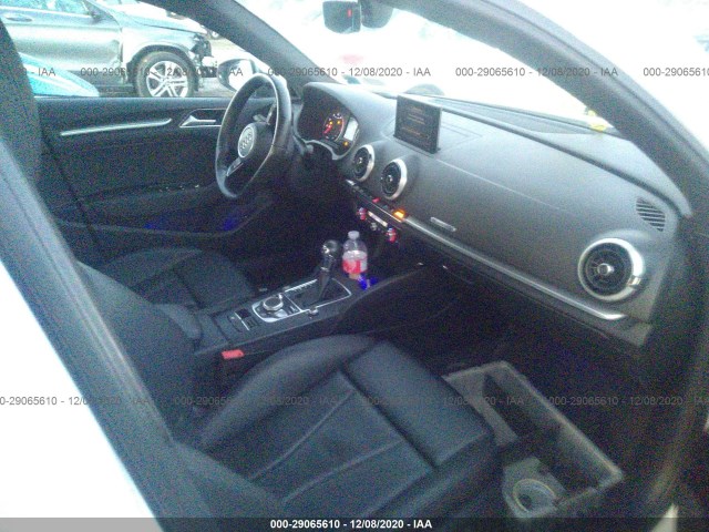 Photo 4 VIN: WAUJ8GFF2H1041816 - AUDI A3 SEDAN 