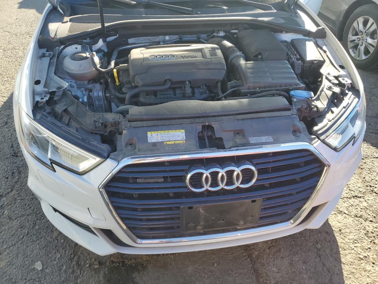 Photo 10 VIN: WAUJ8GFF3J1052636 - AUDI A3 