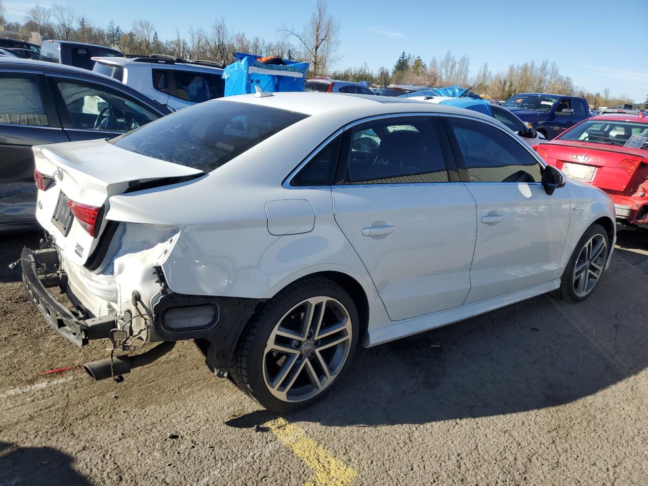 Photo 2 VIN: WAUJ8GFF3J1052636 - AUDI A3 