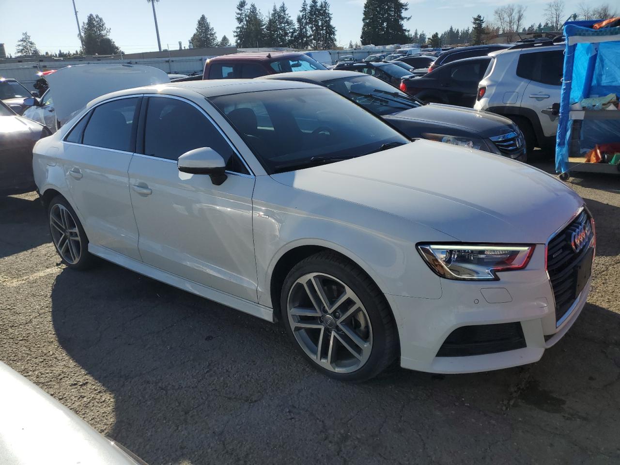 Photo 3 VIN: WAUJ8GFF3J1052636 - AUDI A3 