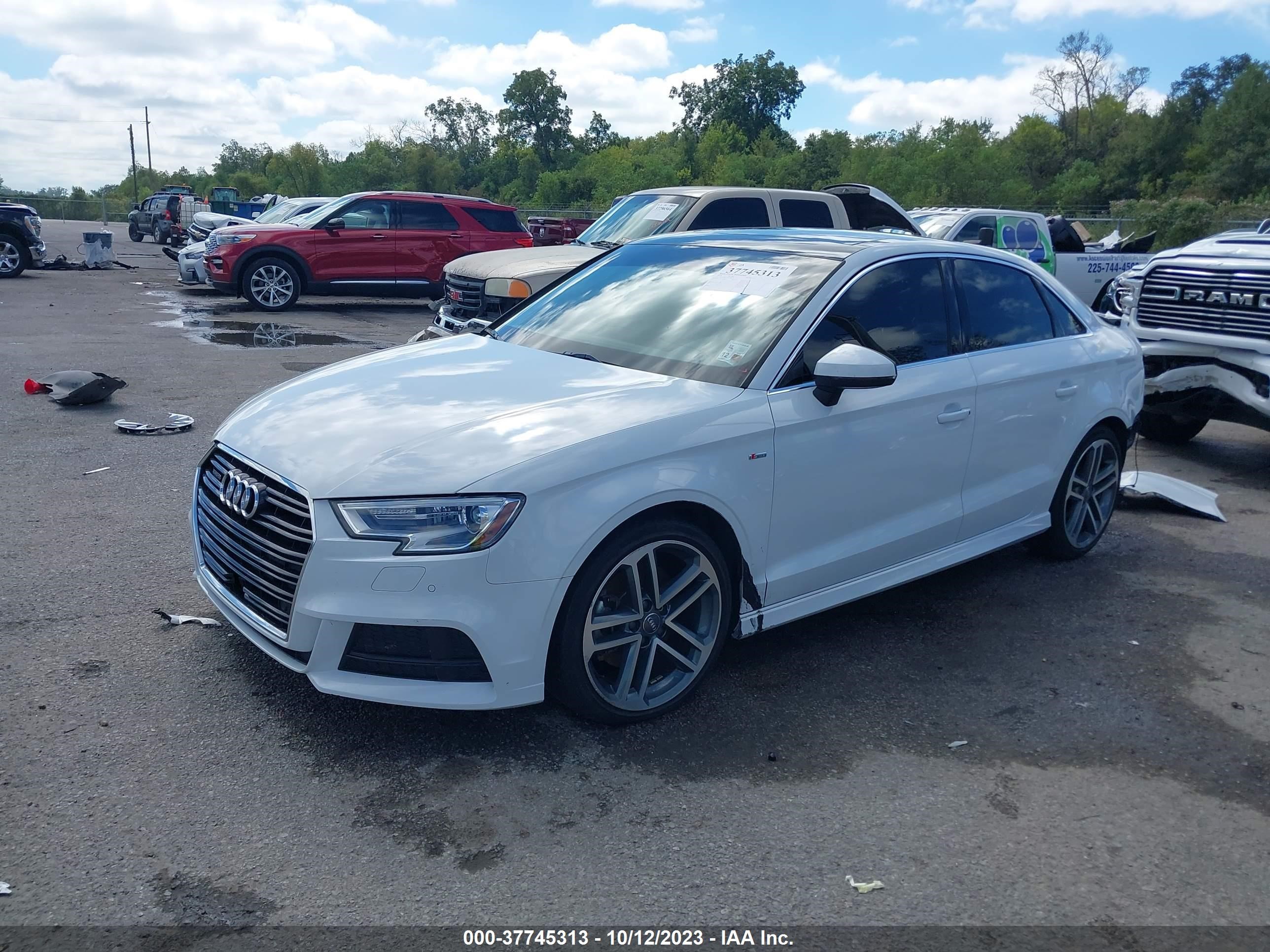 Photo 1 VIN: WAUJ8GFF5J1018228 - AUDI A3 