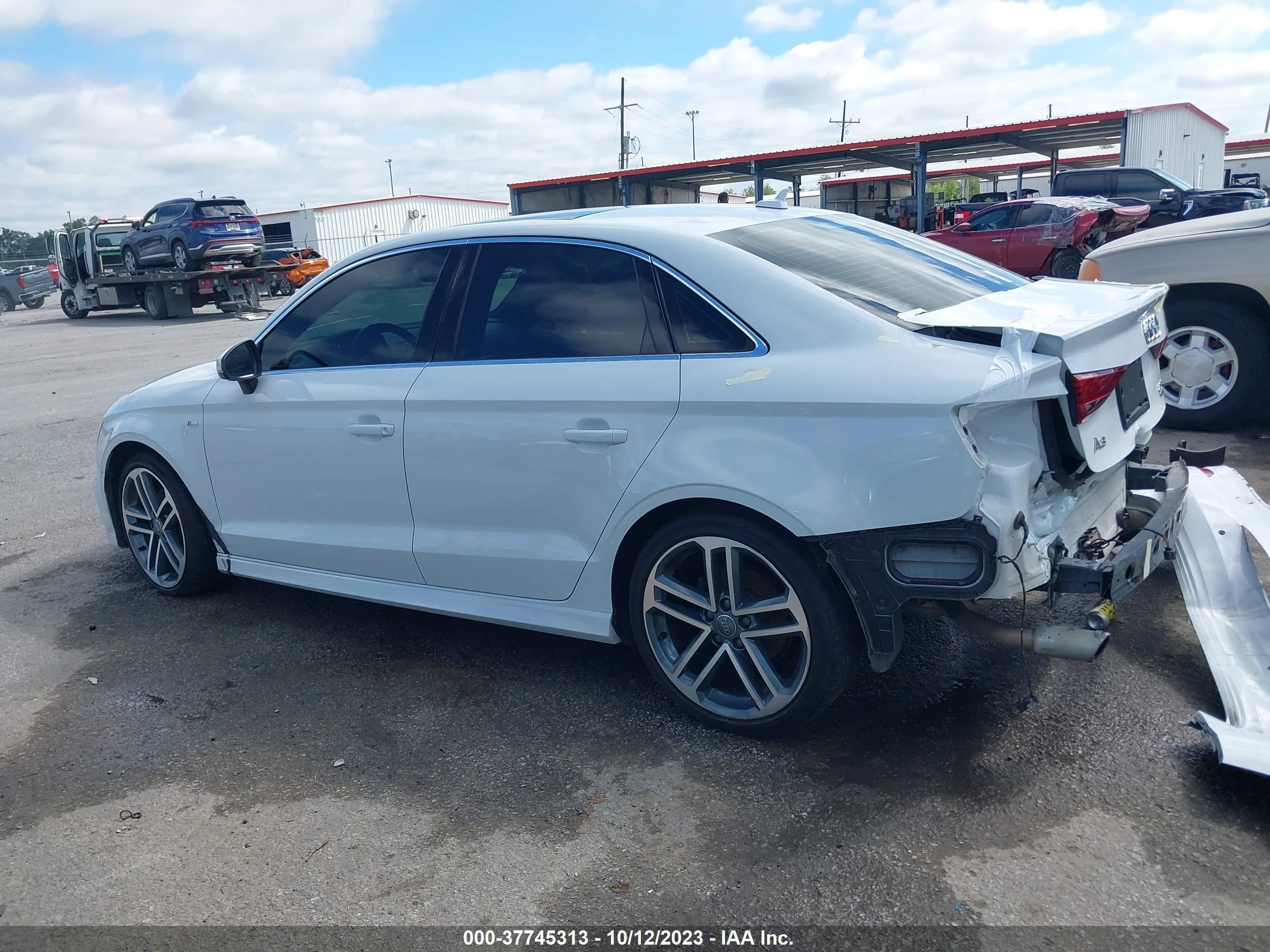 Photo 14 VIN: WAUJ8GFF5J1018228 - AUDI A3 