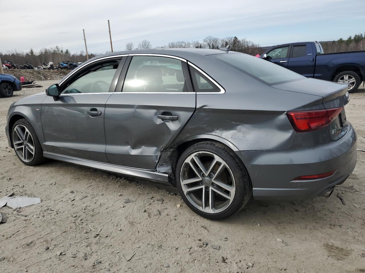 Photo 1 VIN: WAUJ8GFF5J1041167 - AUDI A3 