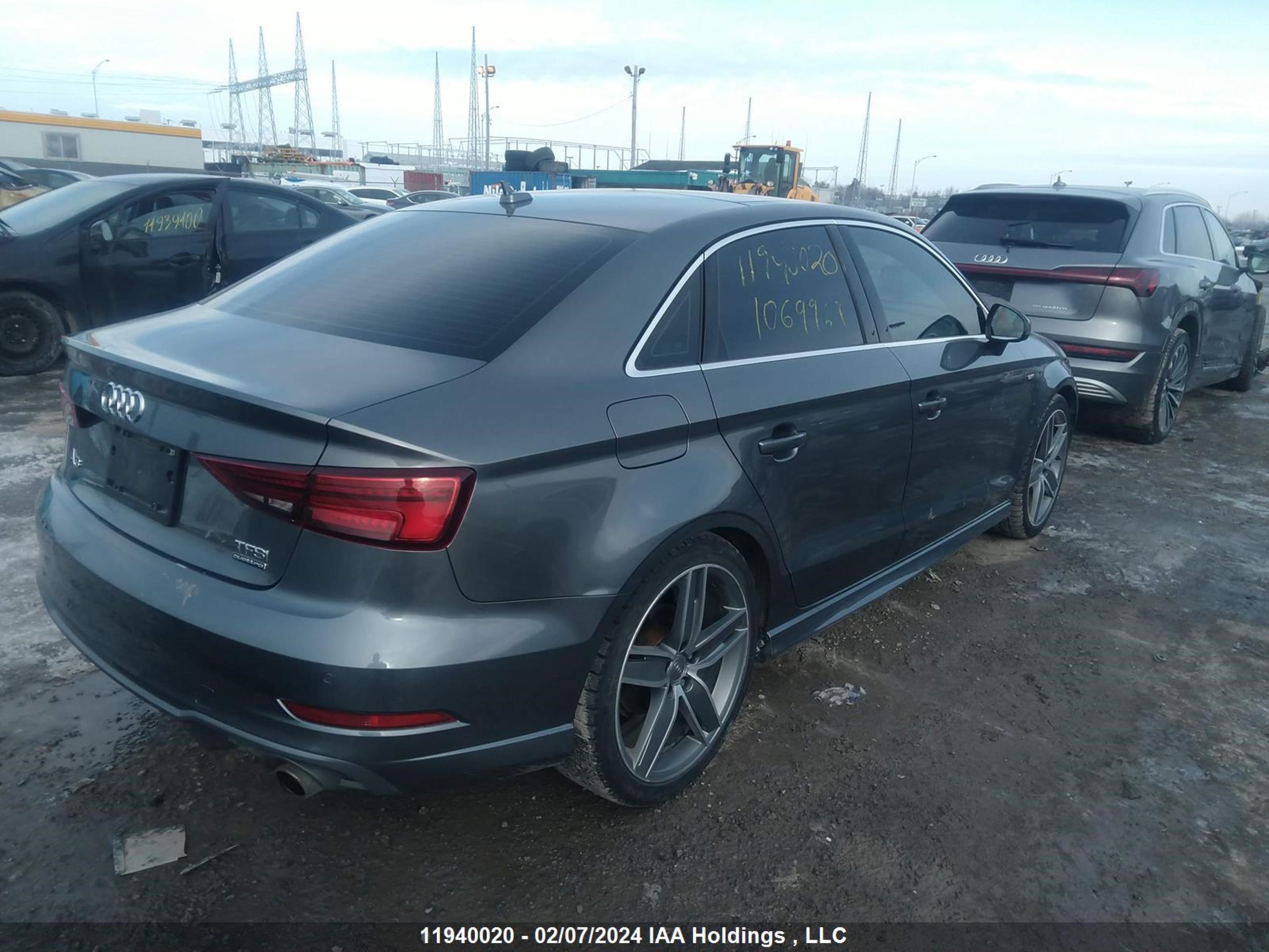 Photo 3 VIN: WAUJ8GFF5J1069969 - AUDI A3 