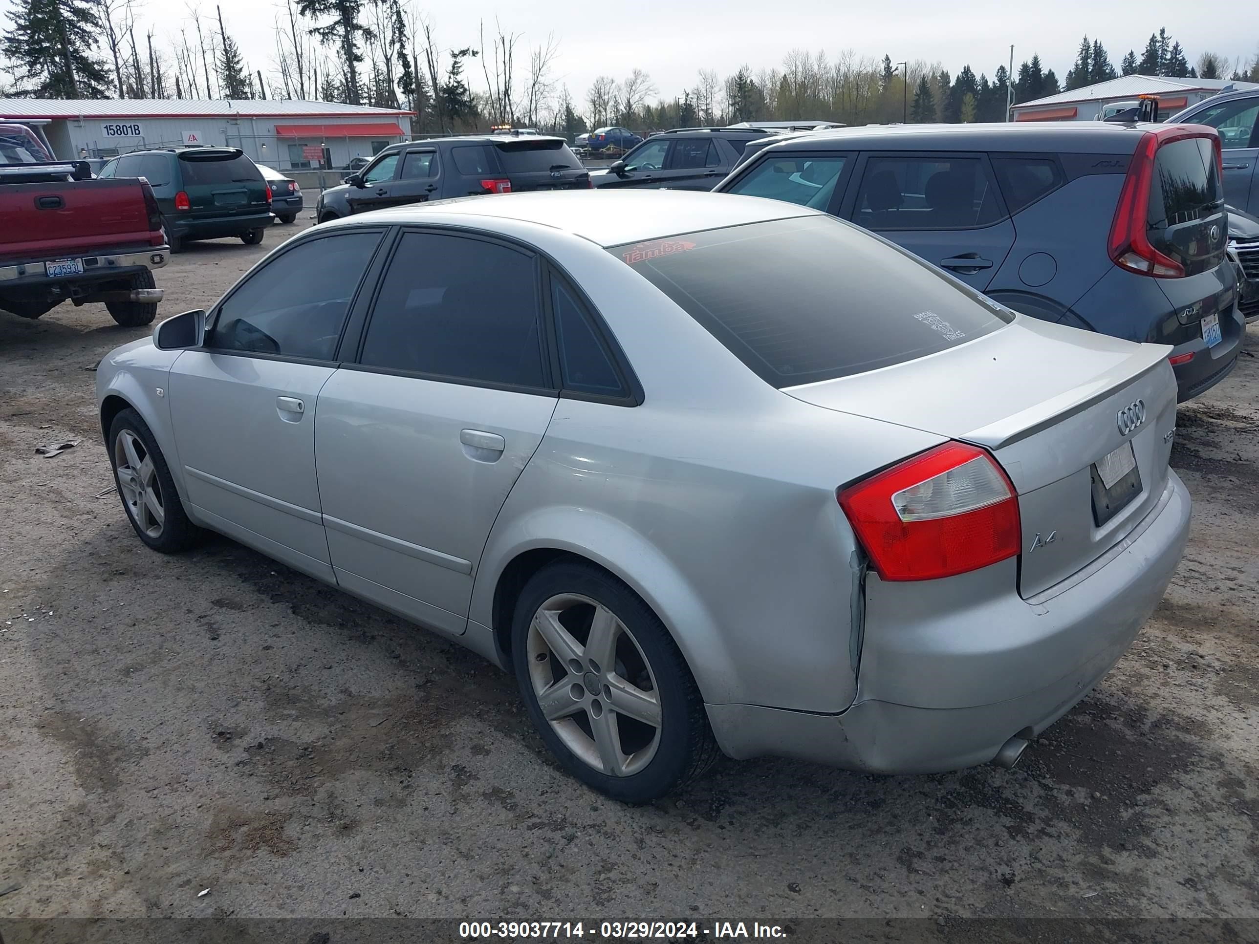 Photo 2 VIN: WAUJC68E75A102375 - AUDI A4 