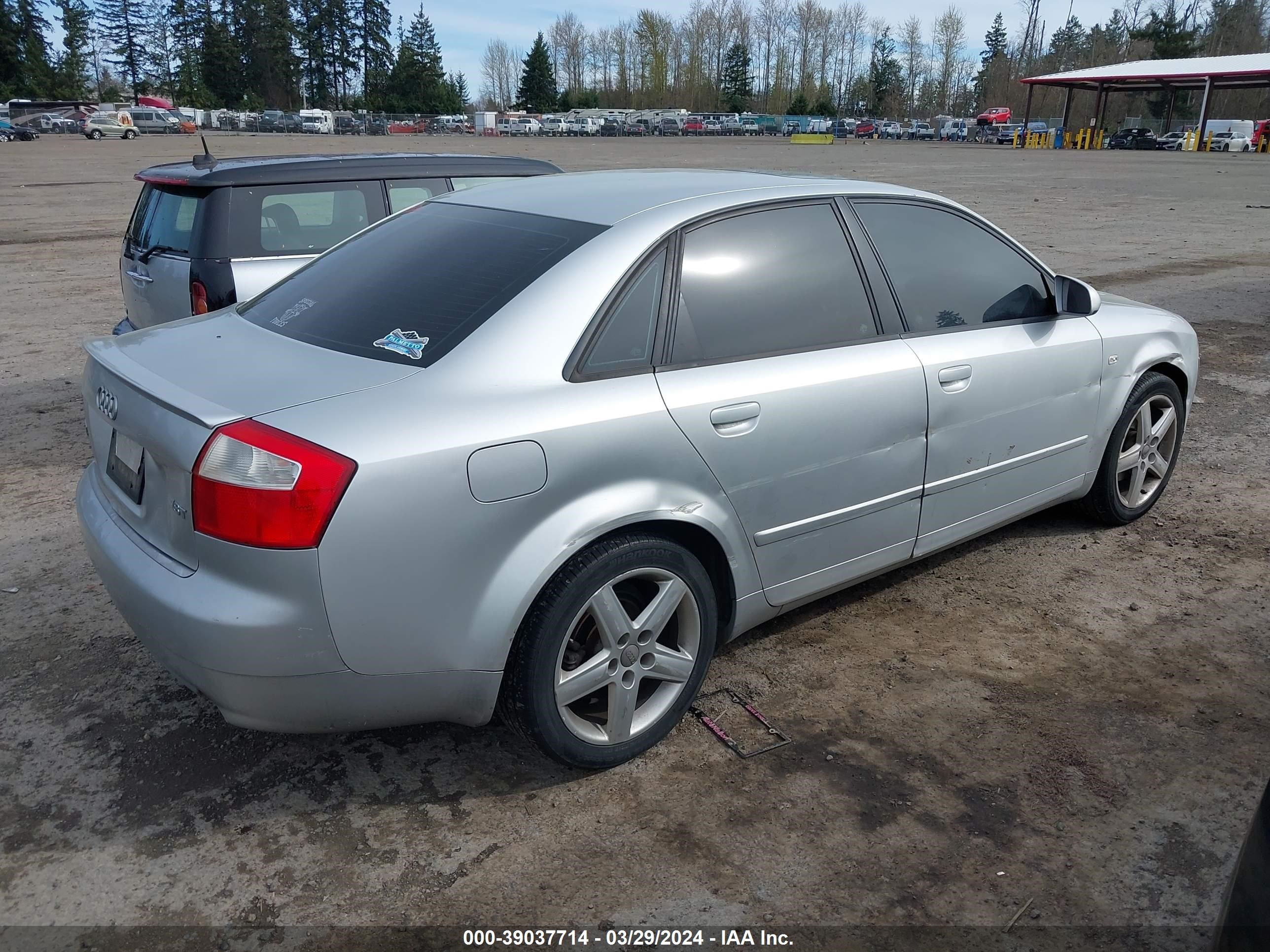 Photo 3 VIN: WAUJC68E75A102375 - AUDI A4 