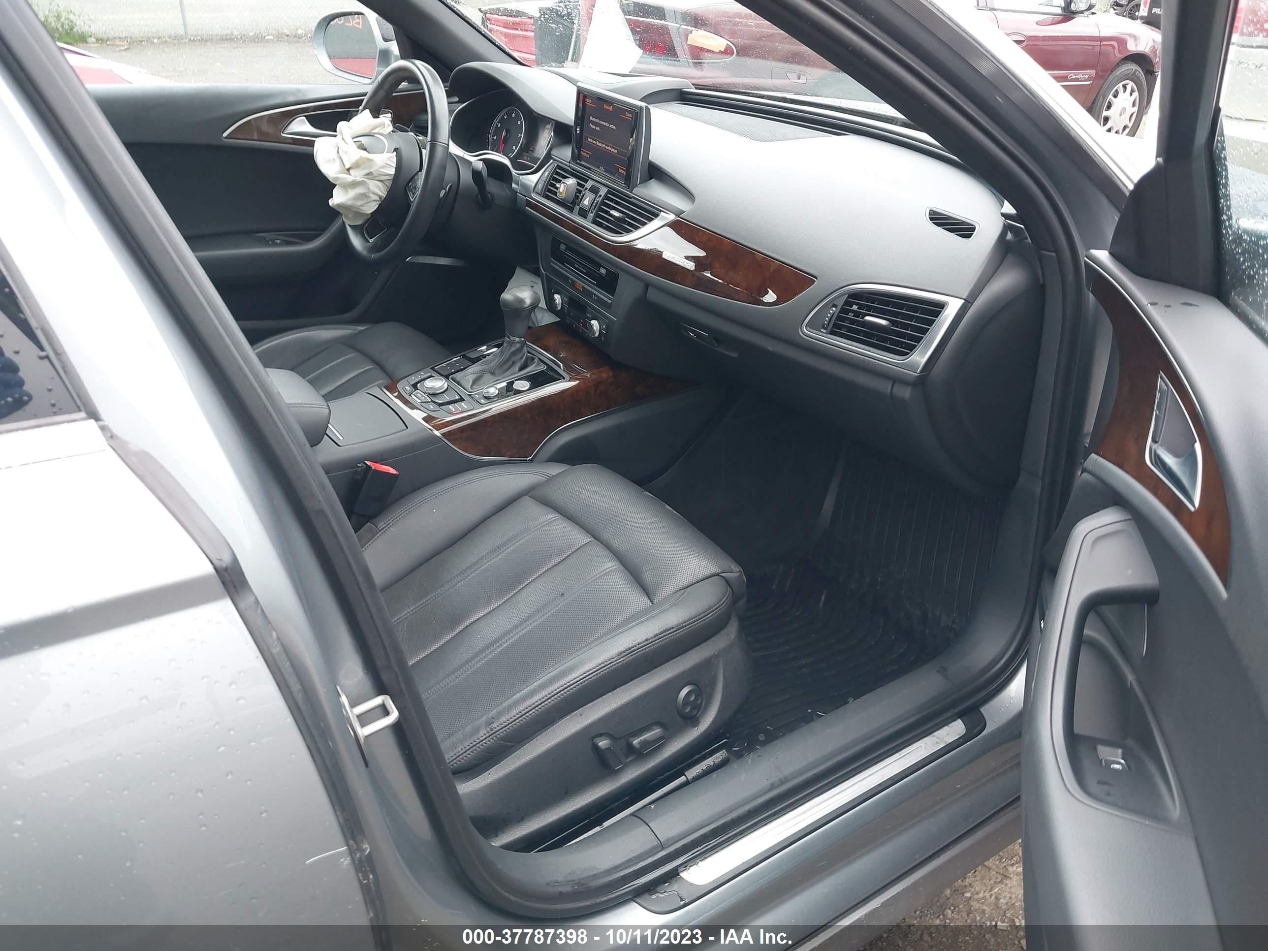 Photo 4 VIN: WAUJGAFC3CN120290 - AUDI A6 