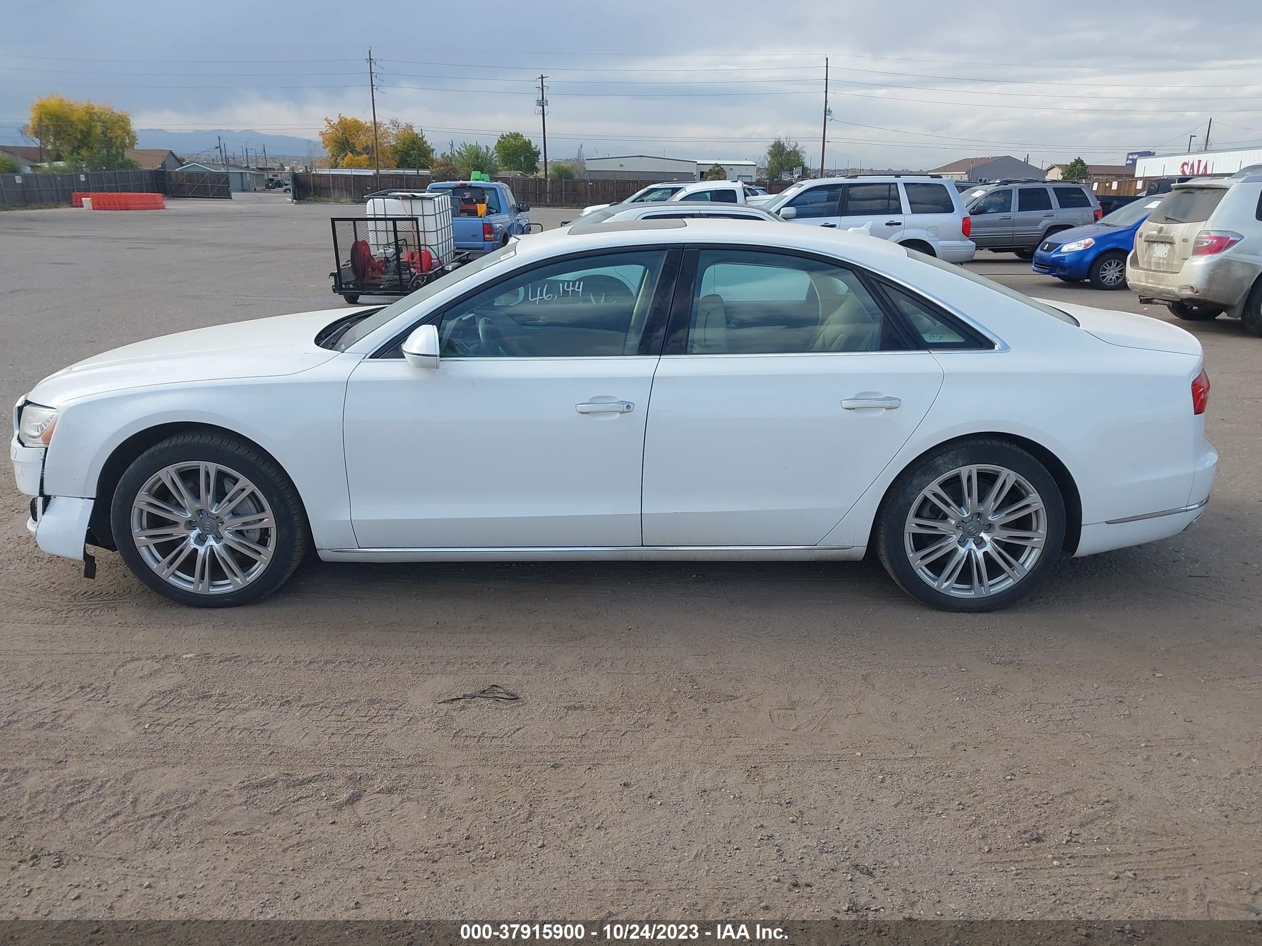 Photo 13 VIN: WAUJGAFD2FN008433 - AUDI A8 