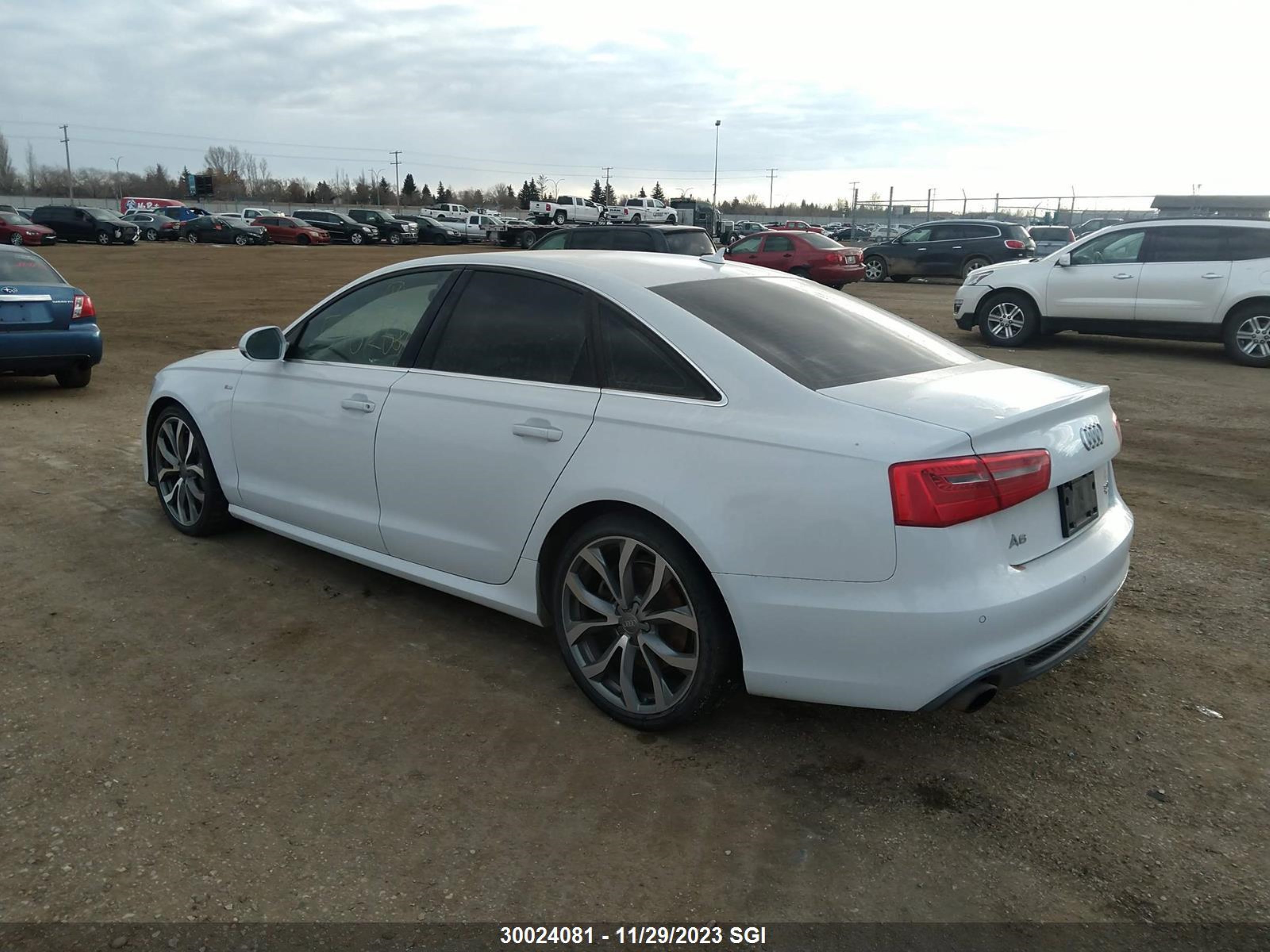 Photo 2 VIN: WAUJGCFC3CN069112 - AUDI A6 