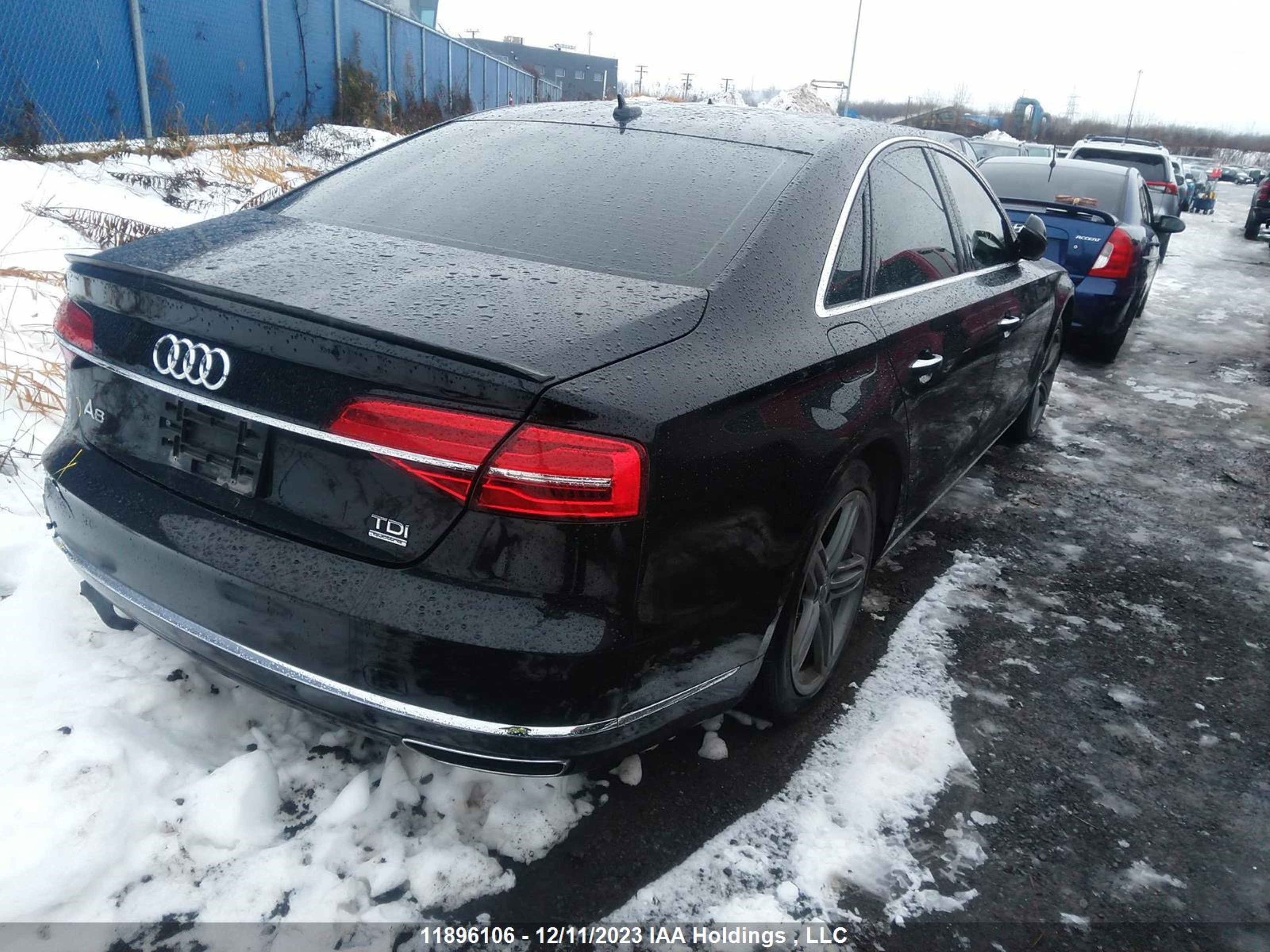 Photo 3 VIN: WAUJMAFD6FN000859 - AUDI A8 