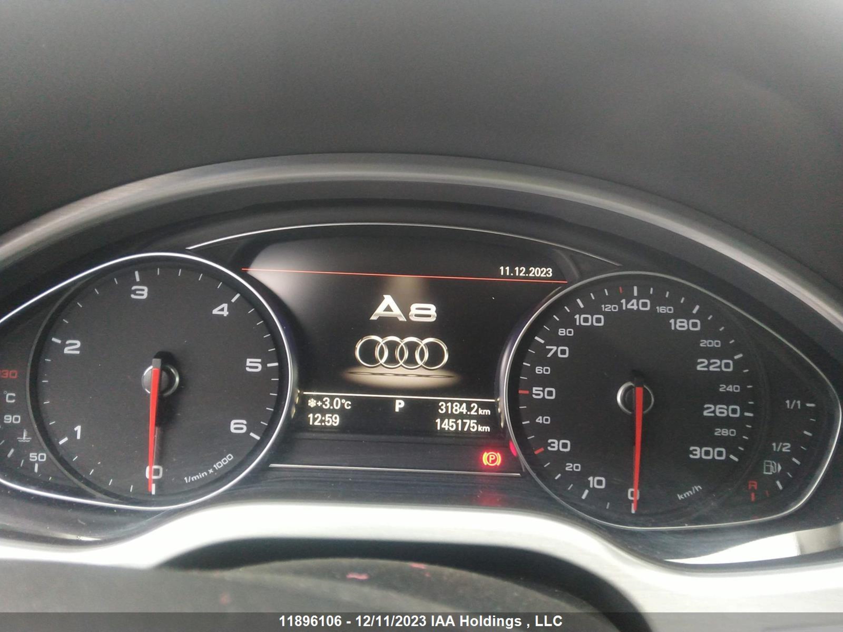 Photo 6 VIN: WAUJMAFD6FN000859 - AUDI A8 