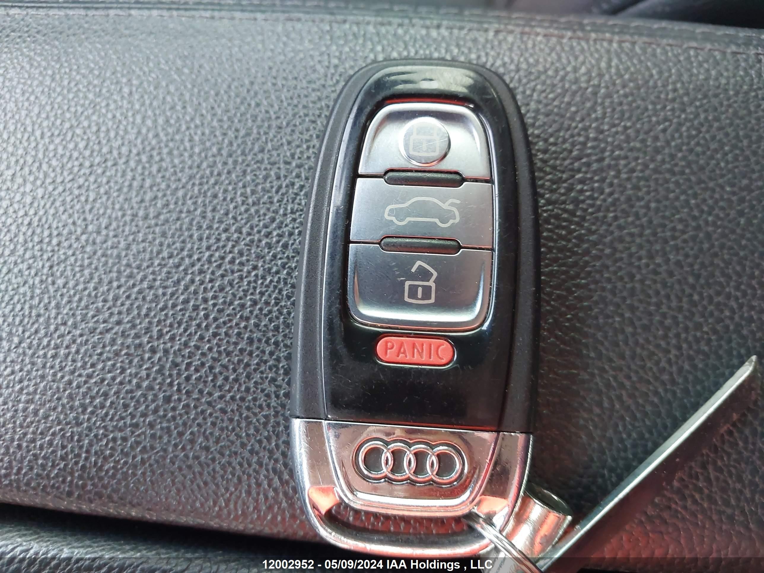 Photo 10 VIN: WAUJRAFD1GN007561 - AUDI A8 