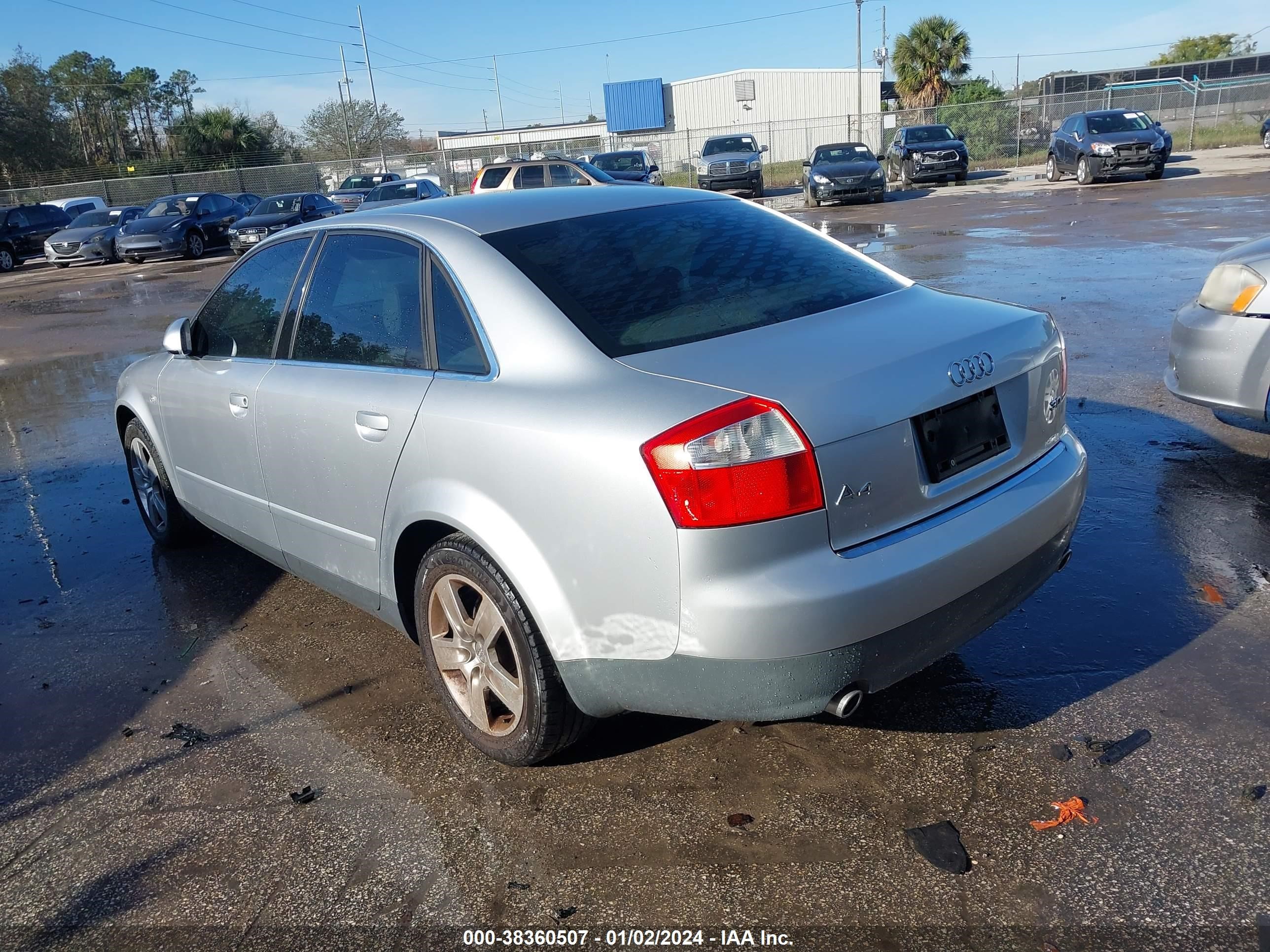 Photo 2 VIN: WAUJT68E62A252585 - AUDI A4 