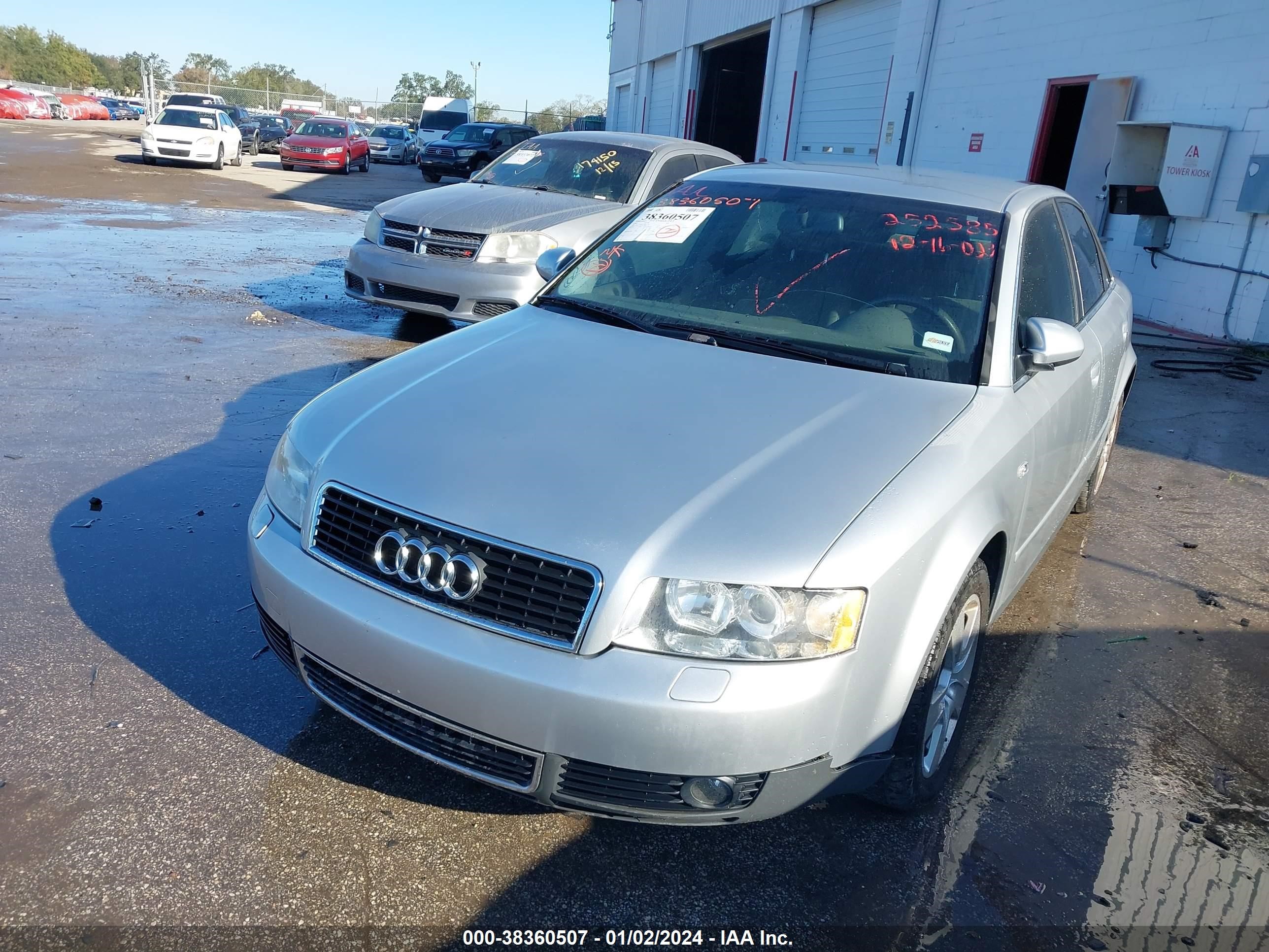 Photo 5 VIN: WAUJT68E62A252585 - AUDI A4 