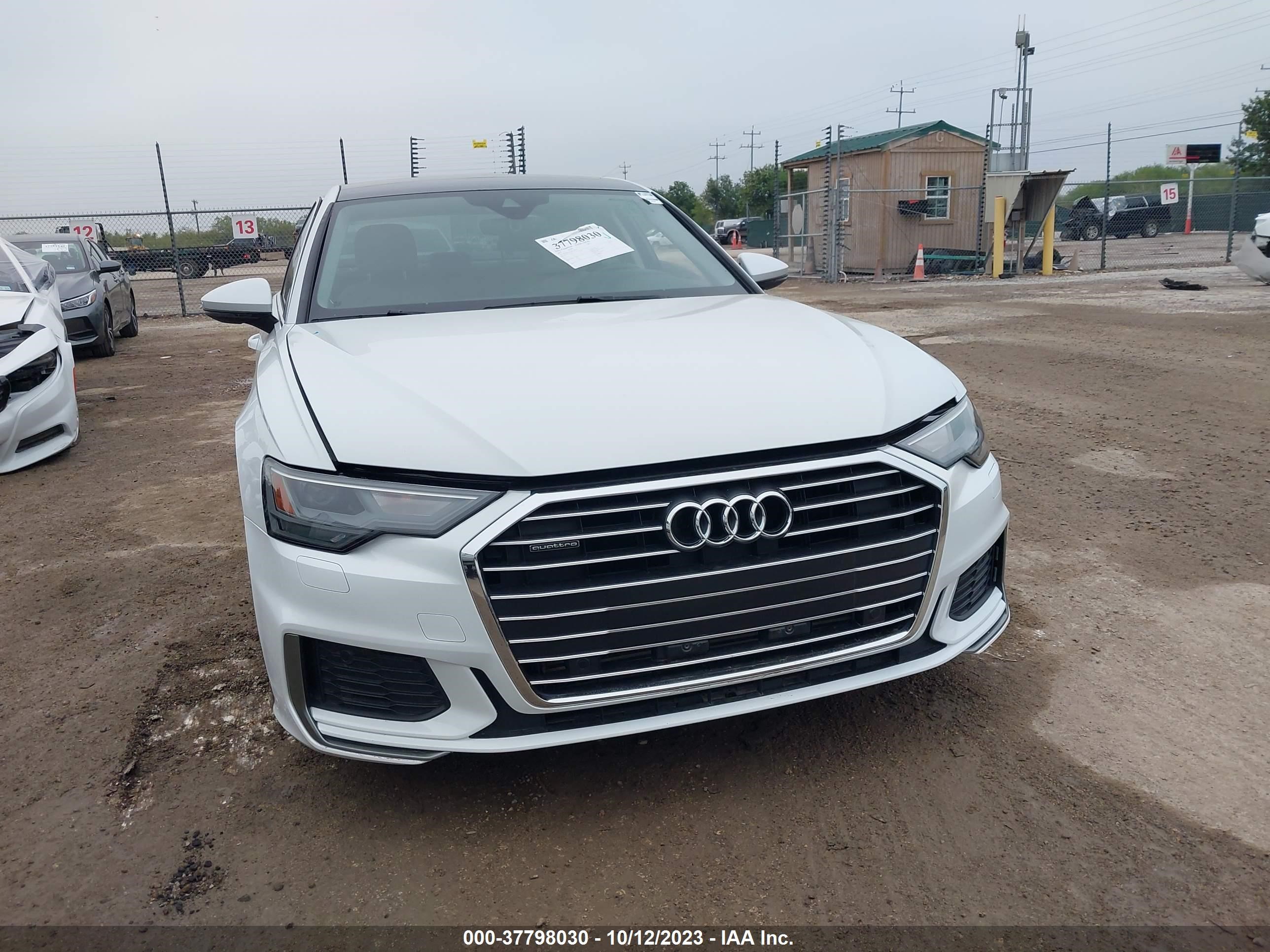 Photo 11 VIN: WAUK2AF22KN113744 - AUDI A6 