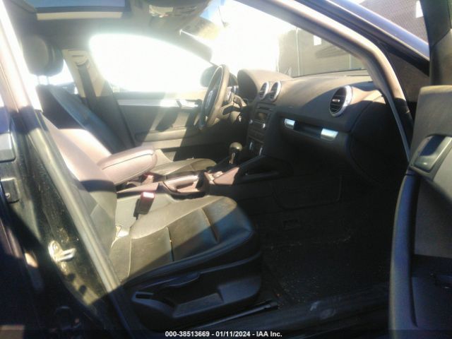 Photo 4 VIN: WAUKEAFM1AA118285 - AUDI A3 