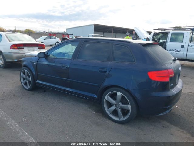 Photo 2 VIN: WAUKEAFM1CA037869 - AUDI A3 