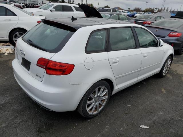 Photo 2 VIN: WAUKEAFM3AA116599 - AUDI A3 